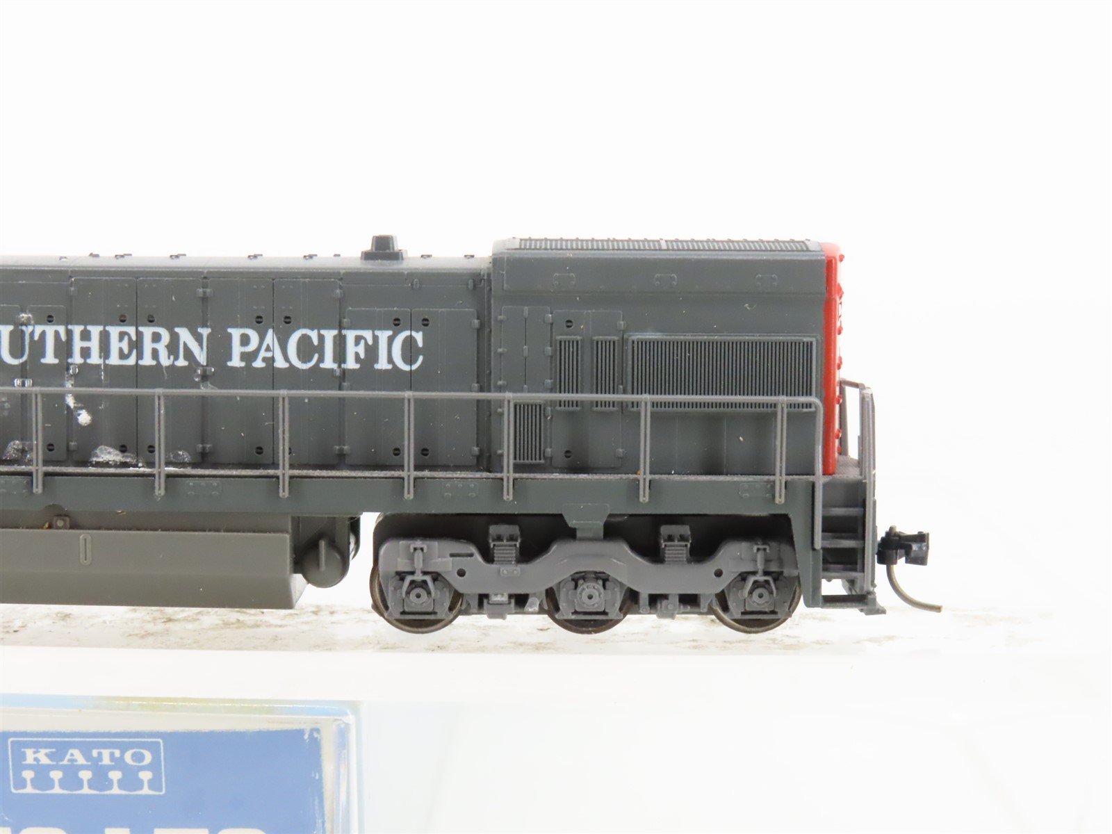 N Scale KATO 176-179 SP Southern Pacific U30C Diesel Locomotive #7912