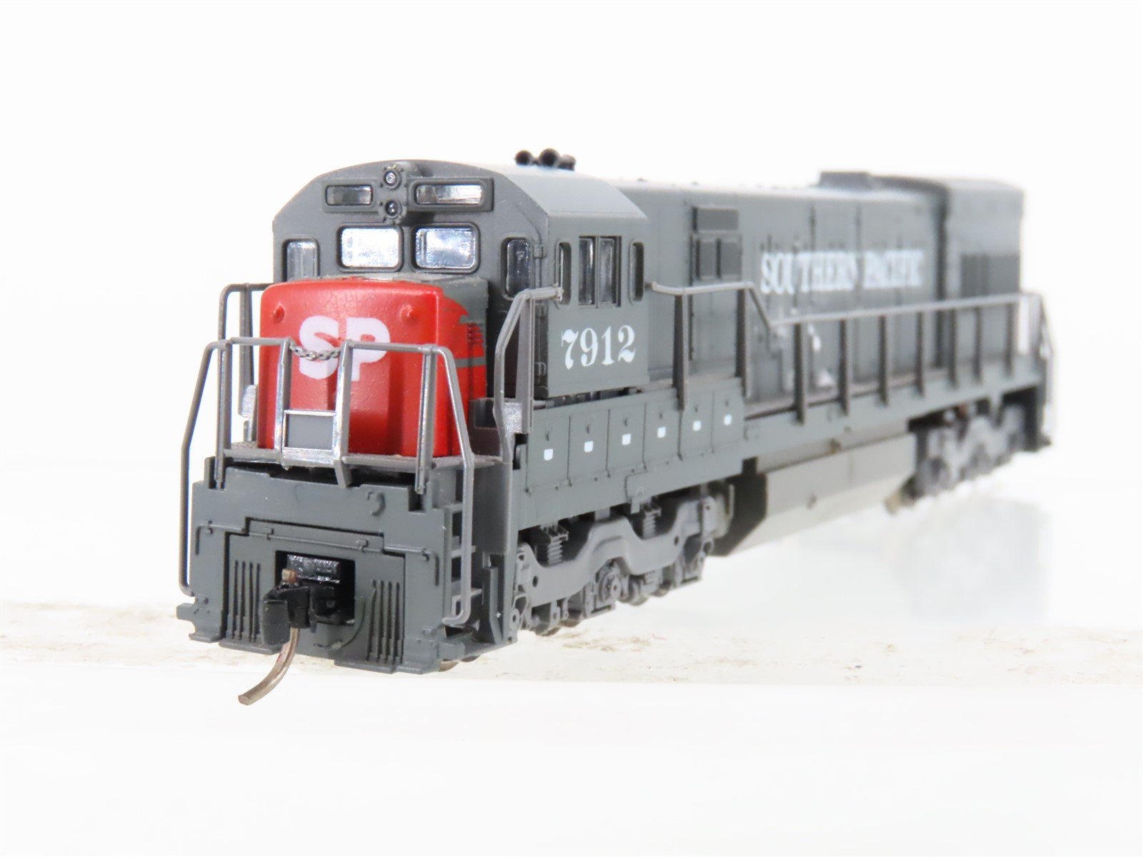 N Scale KATO 176-179 SP Southern Pacific U30C Diesel Locomotive #7912