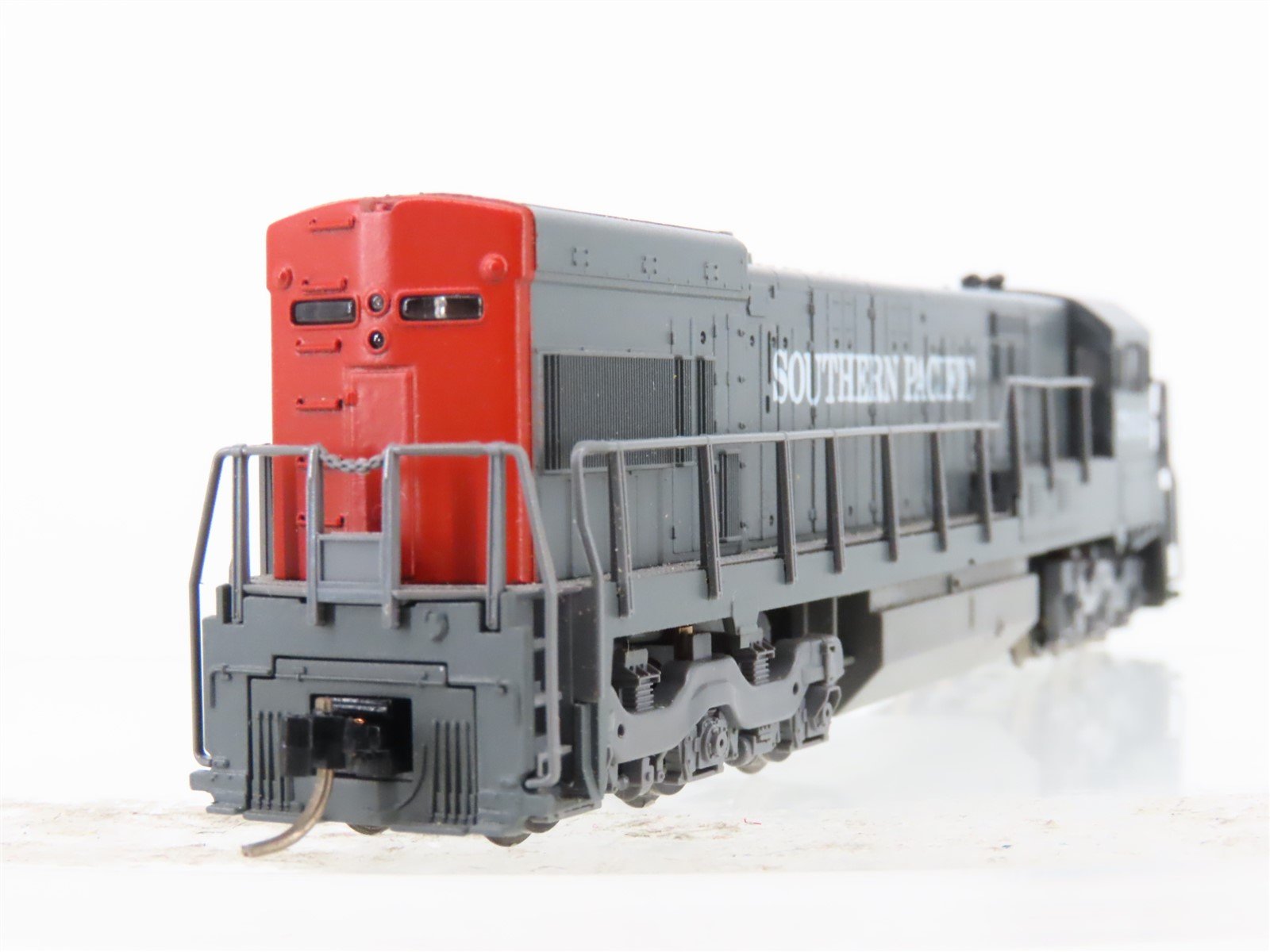N Scale KATO 176-179 SP Southern Pacific U30C Diesel Locomotive #7912