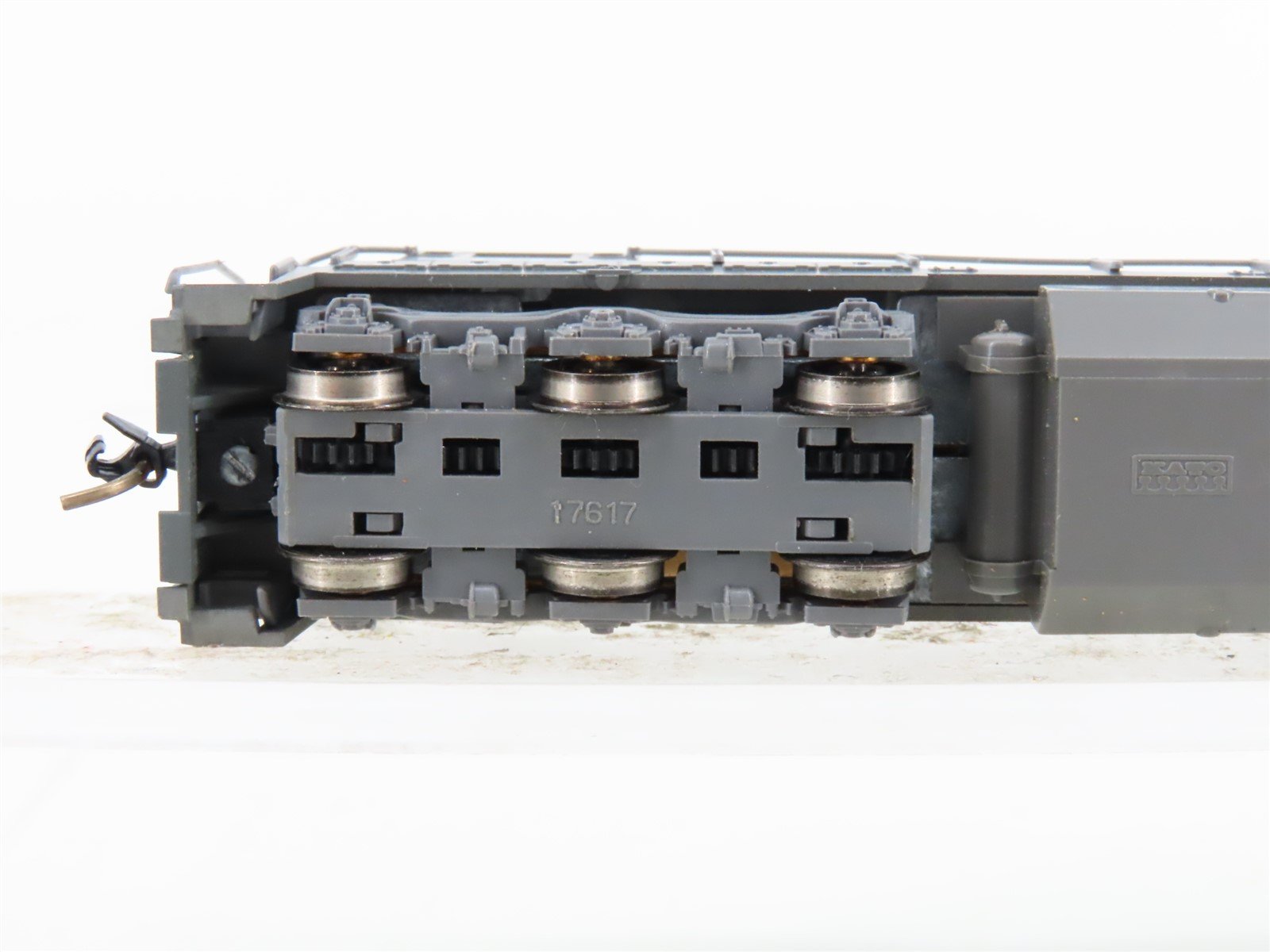 N Scale KATO 176-179 SP Southern Pacific U30C Diesel Locomotive #7912