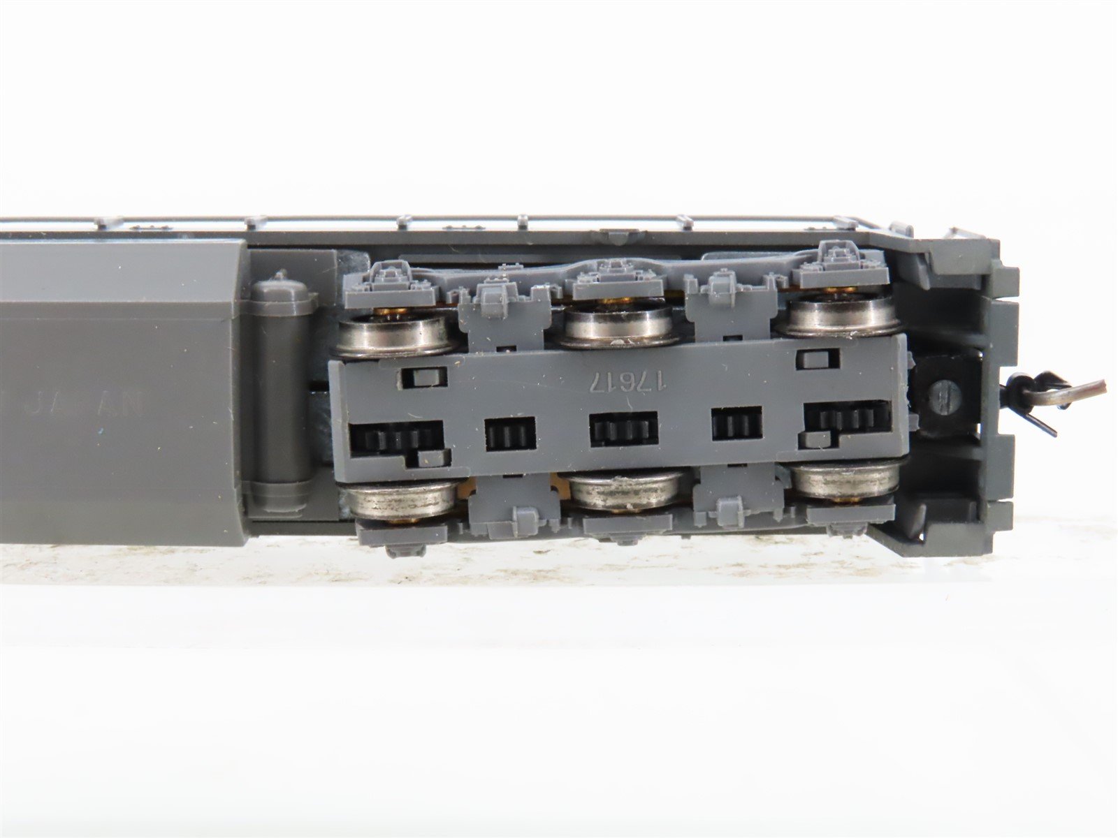 N Scale KATO 176-179 SP Southern Pacific U30C Diesel Locomotive #7912