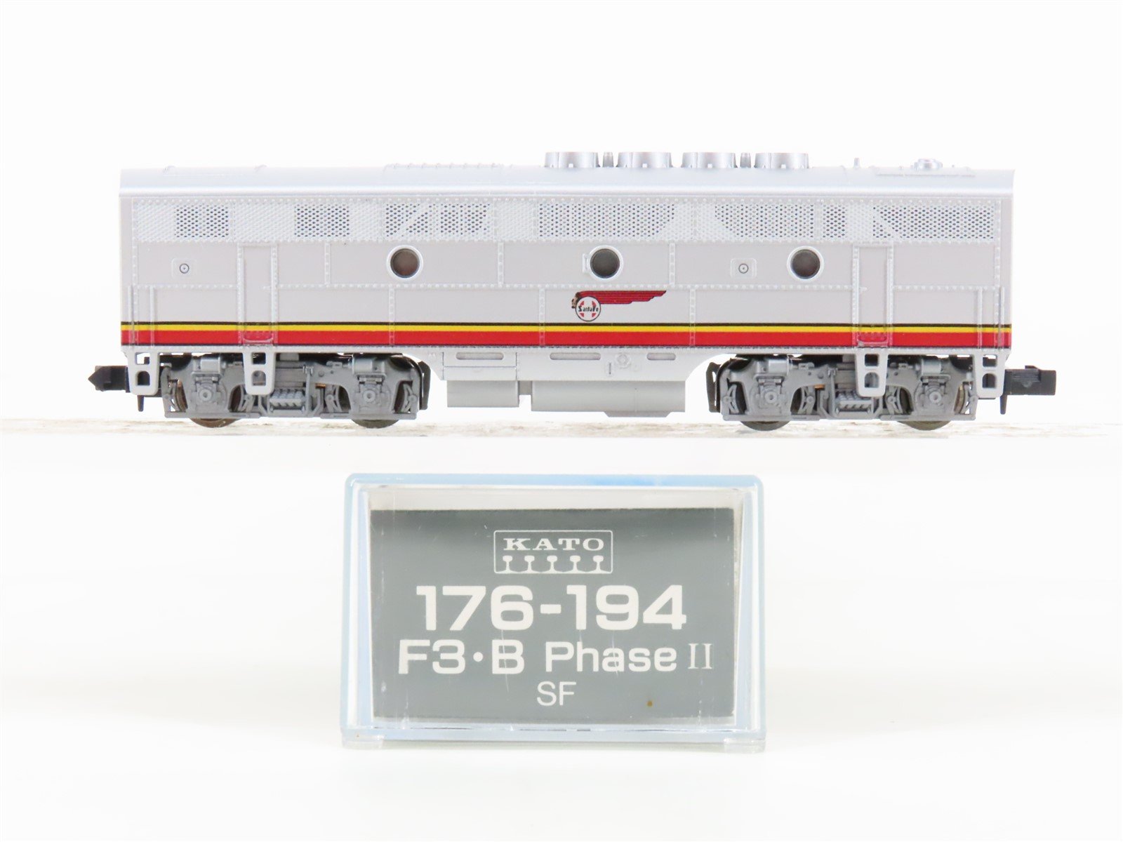 N Scale KATO 176-194 ATSF Santa Fe F3B Diesel Locomotive
