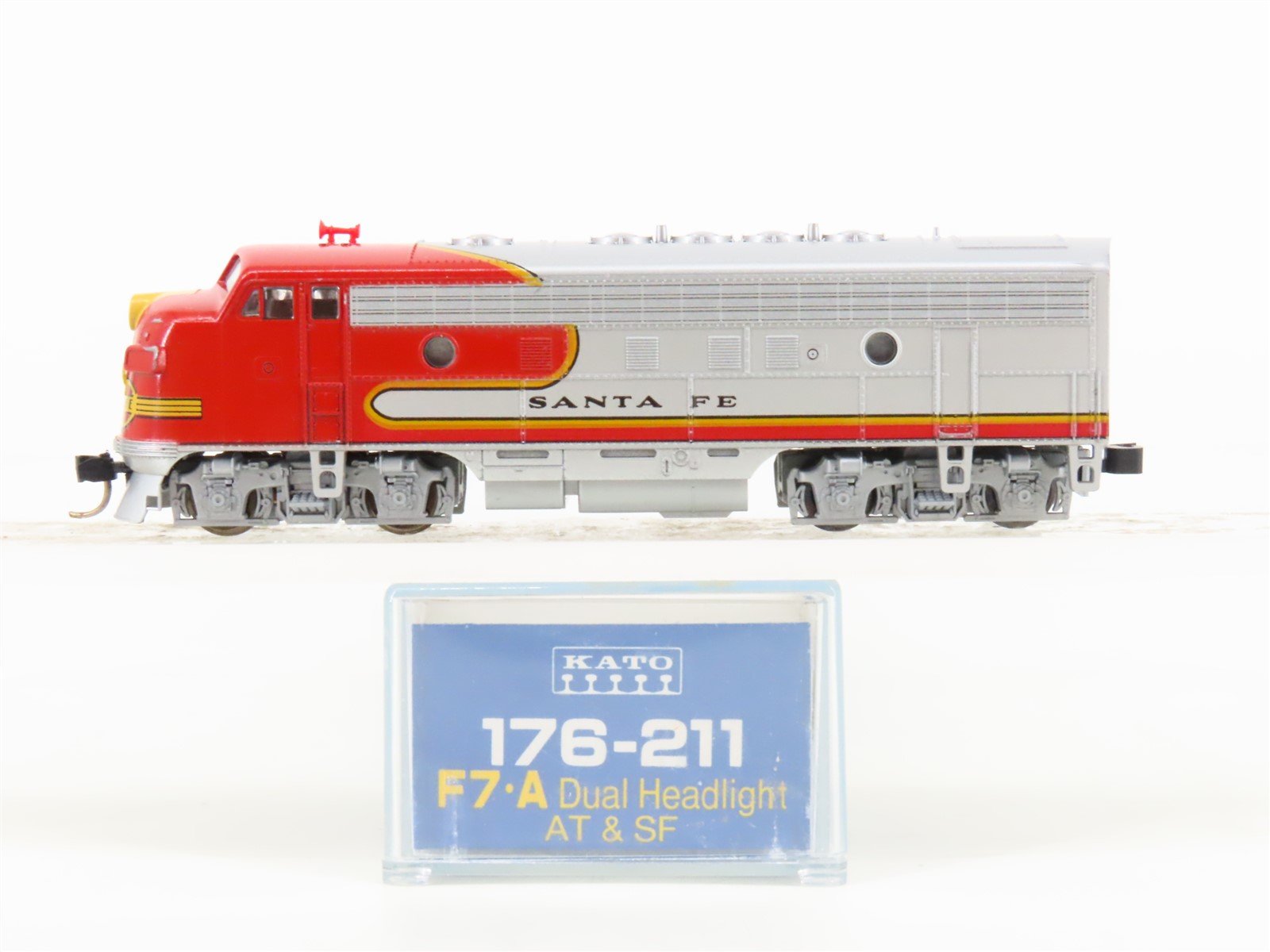 N Scale KATO 176-211 ATSF Santa Fe F7A Diesel Locomotive