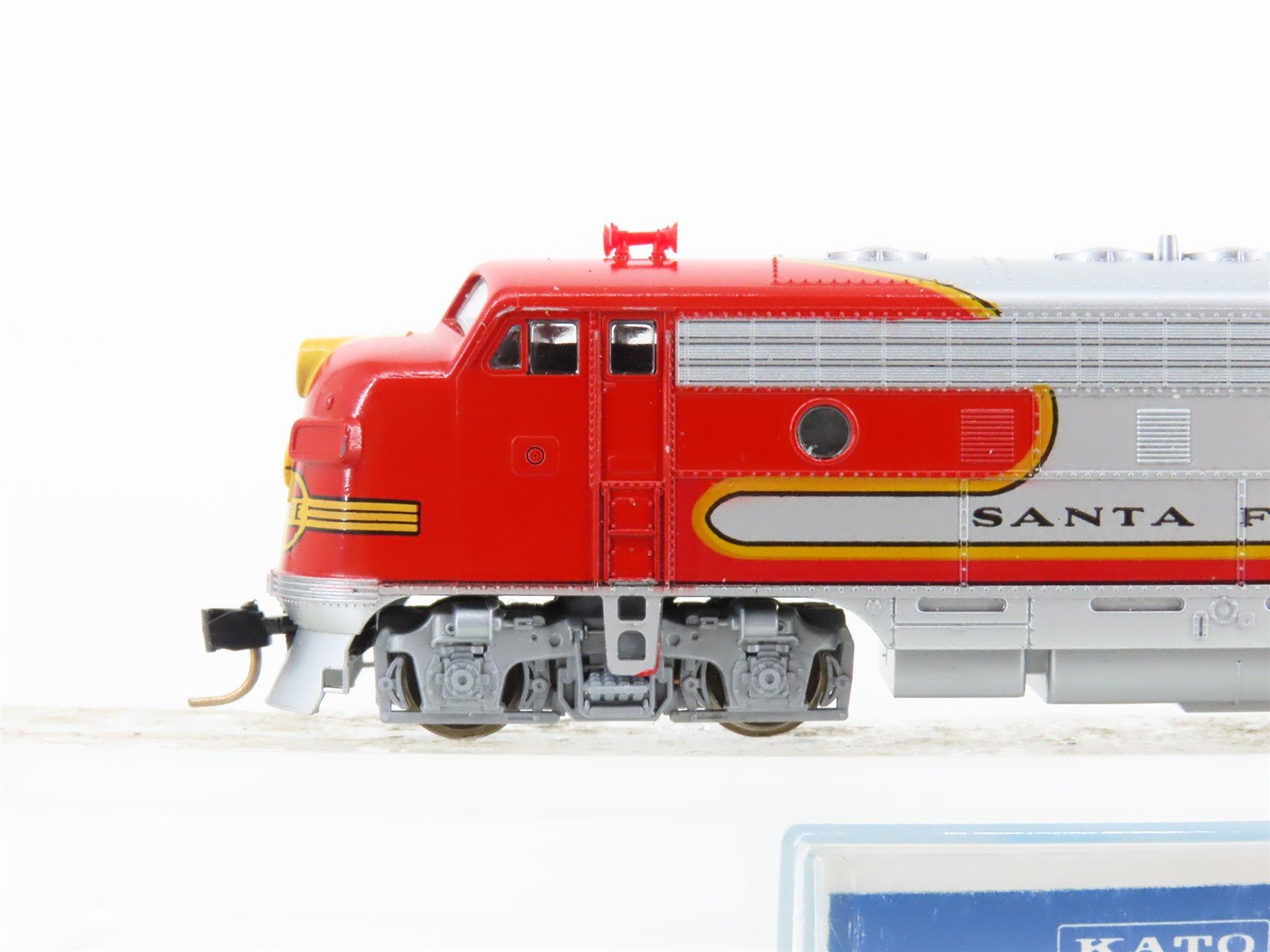 N Scale KATO 176-211 ATSF Santa Fe F7A Diesel Locomotive