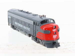 N Scale KATO 176-214 SP Southern Pacific F7A Diesel Locomotive #6396