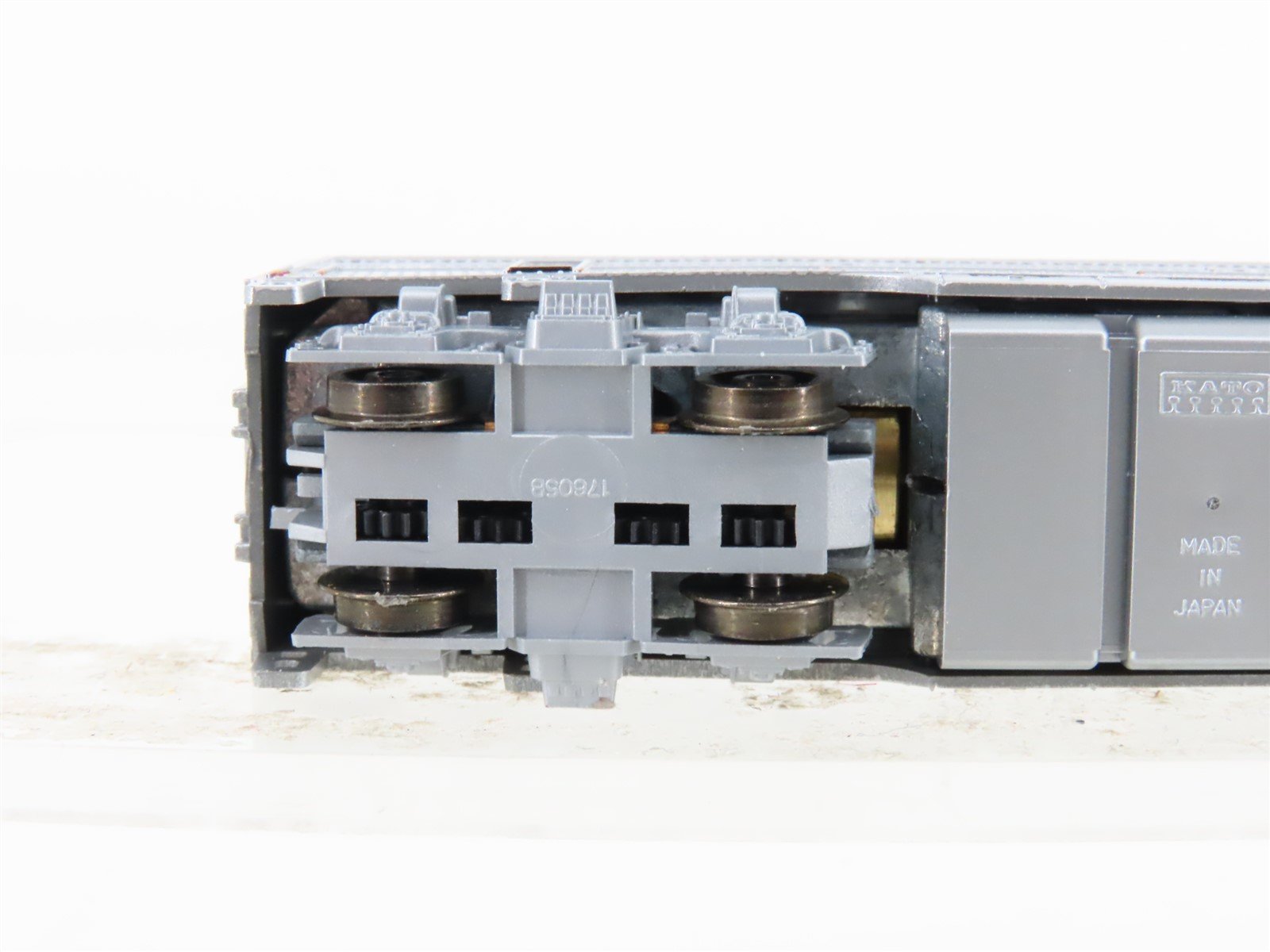 N Scale KATO 176-221 ATSF Santa Fe F7B Diesel Locomotive