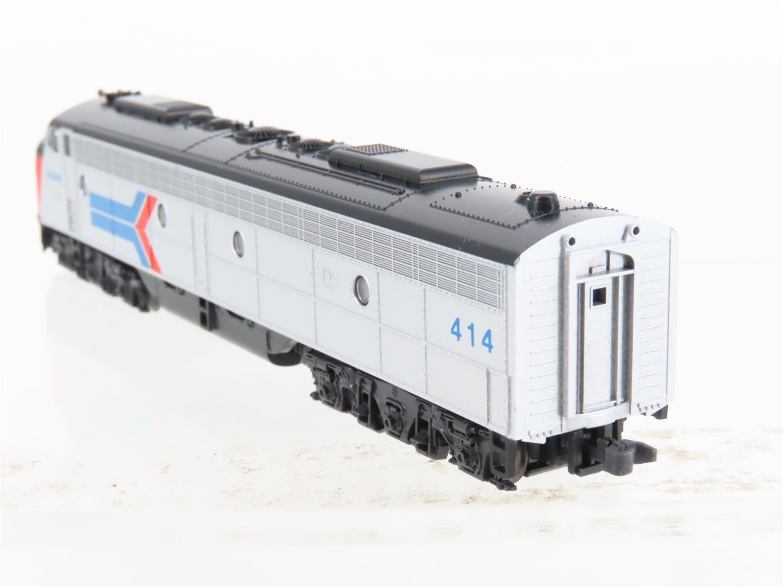N Scale KATO 176-251 Amtrak E8/9A Diesel Locomotive #414
