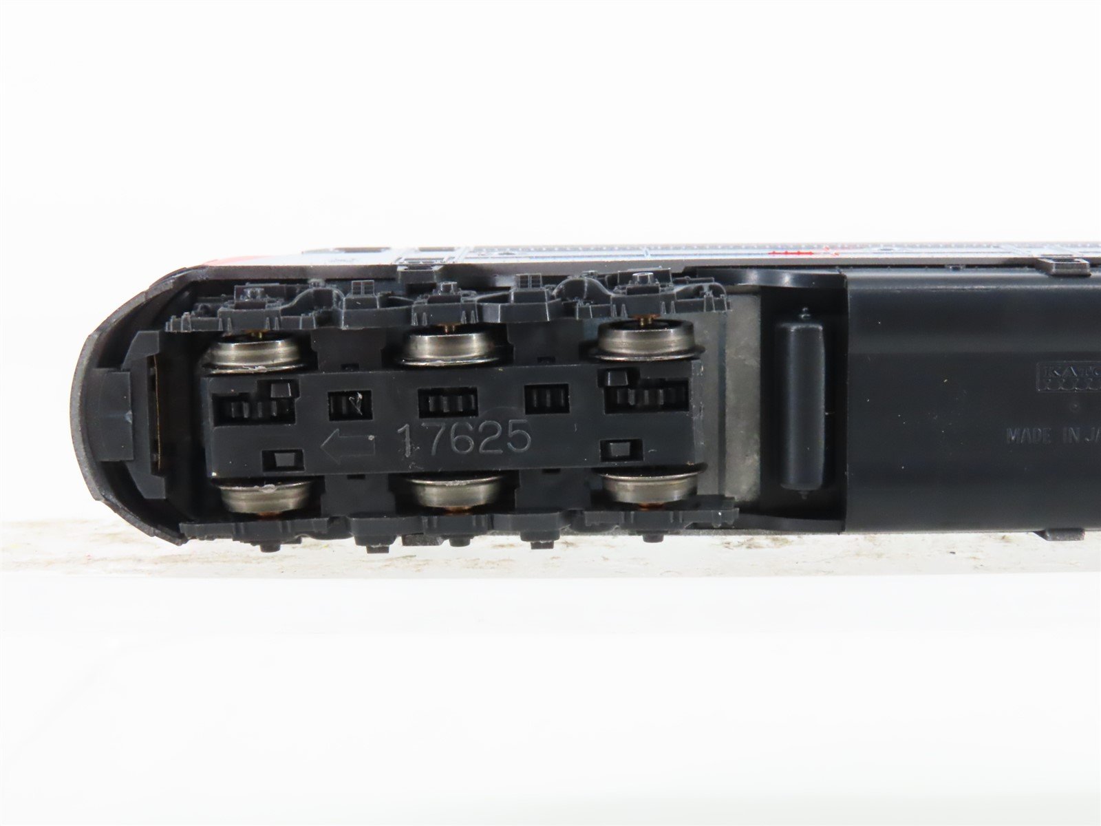 N Scale KATO 176-251 Amtrak E8/9A Diesel Locomotive #414