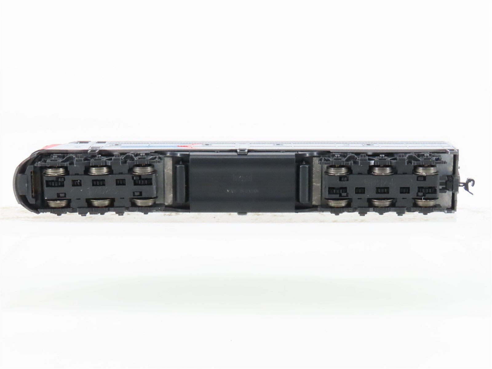 N Scale KATO 176-251 Amtrak E8/9A Diesel Locomotive #414