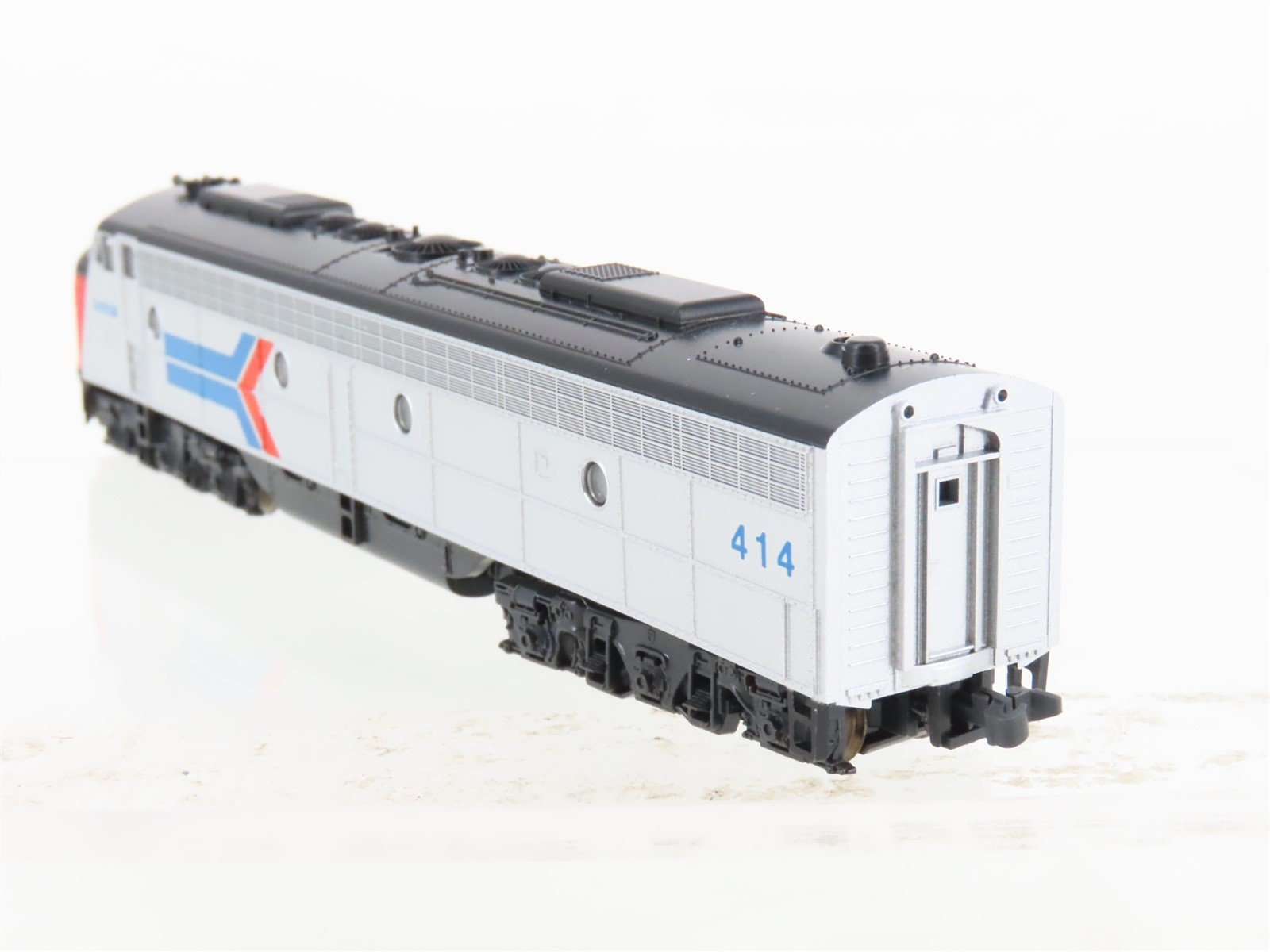 N Scale KATO 176-251 Amtrak E8/9A Diesel Locomotive #414