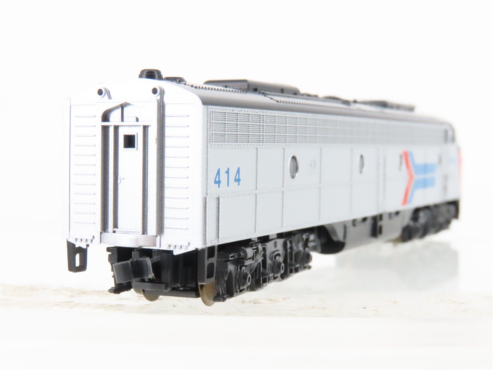 N Scale KATO 176-251 Amtrak E8/9A Diesel Locomotive #414