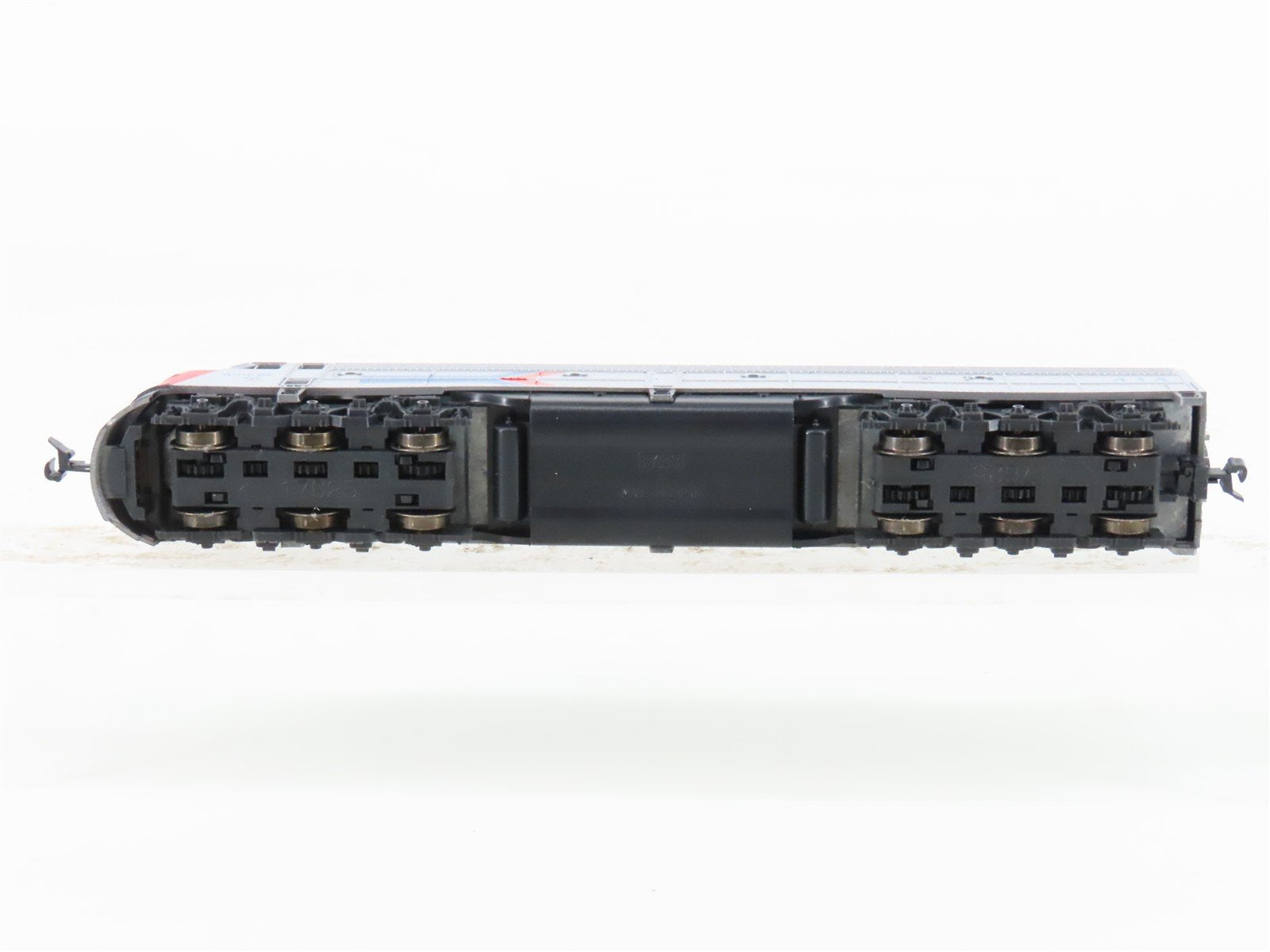 N Scale KATO 176-251 Amtrak E8/9A Diesel Locomotive #414