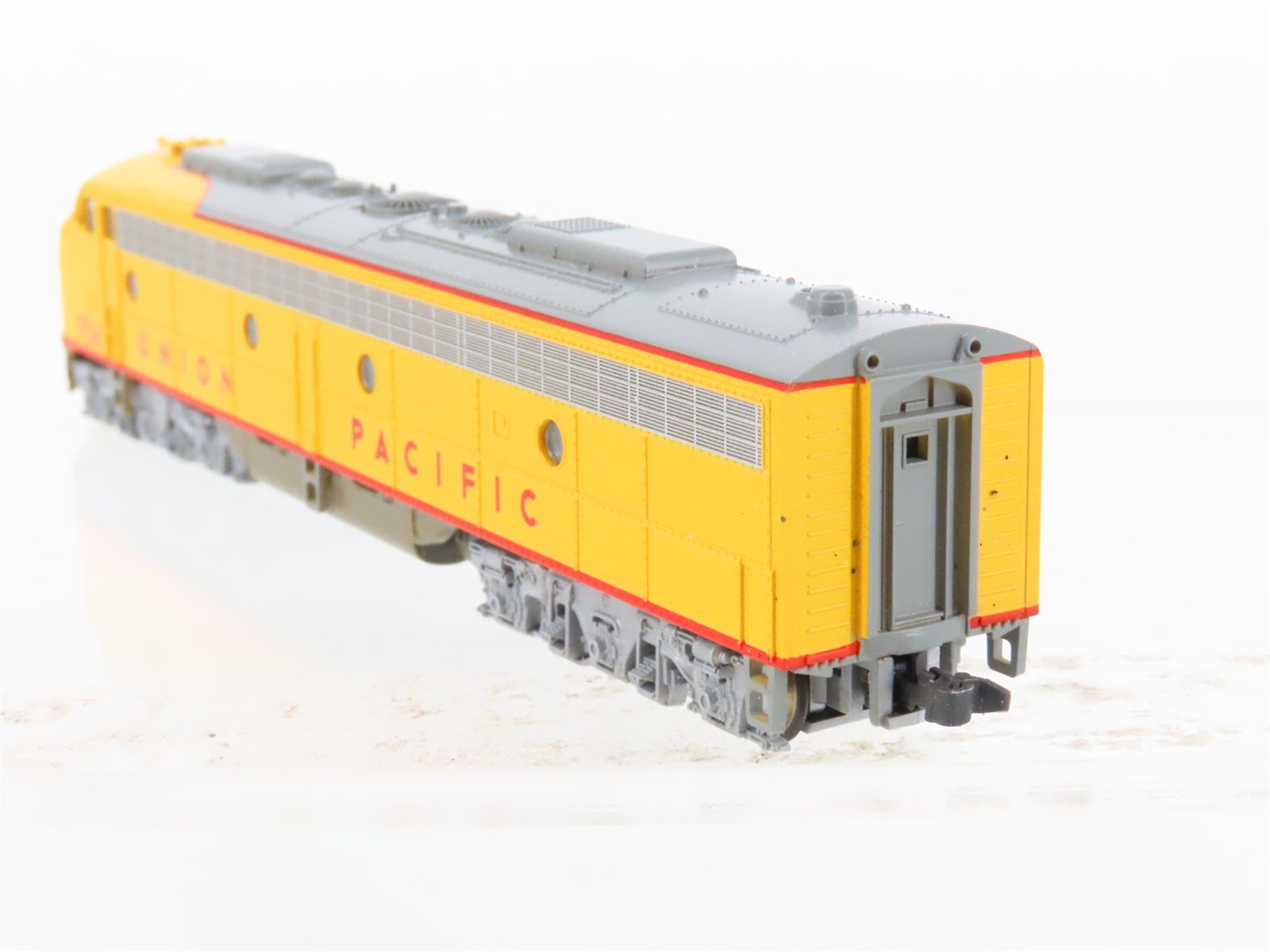 N Scale KATO 176-264 UP Union Pacific E8/9A Diesel Locomotive #927