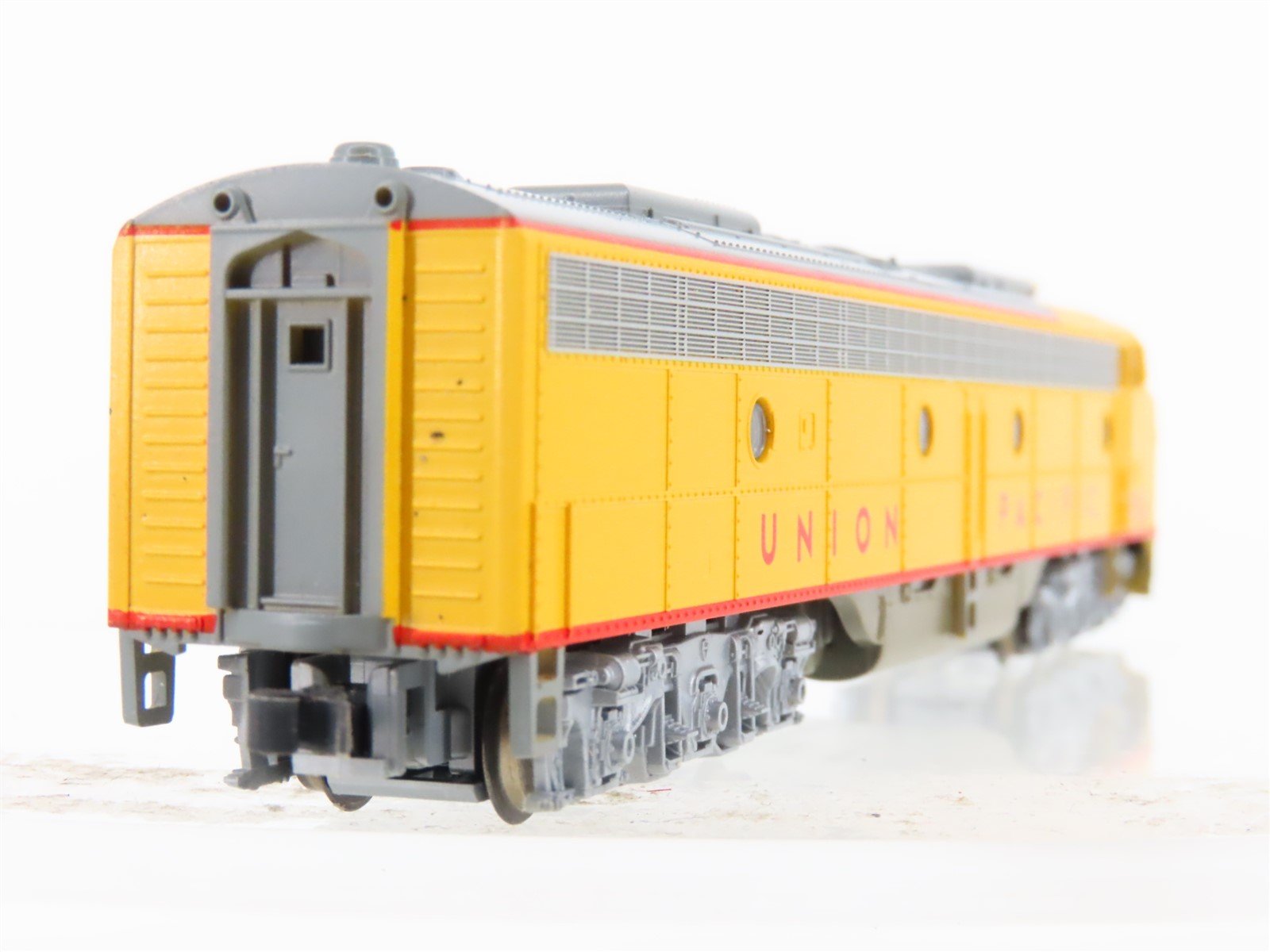 N Scale KATO 176-264 UP Union Pacific E8/9A Diesel Locomotive #927