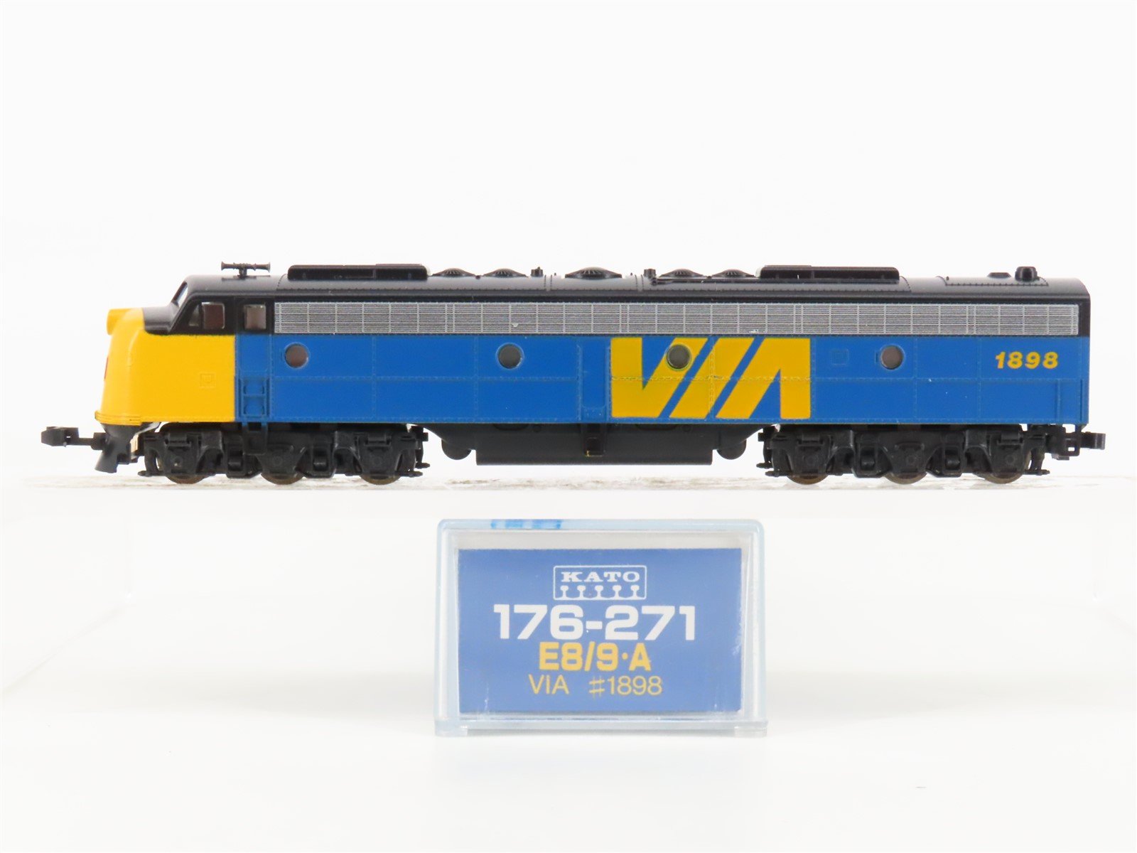 N Scale KATO 176-271 VIA Rail E8/9A Diesel Locomotive #1898