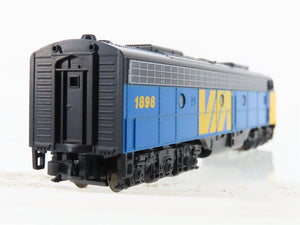 N Scale KATO 176-271 VIA Rail E8/9A Diesel Locomotive #1898