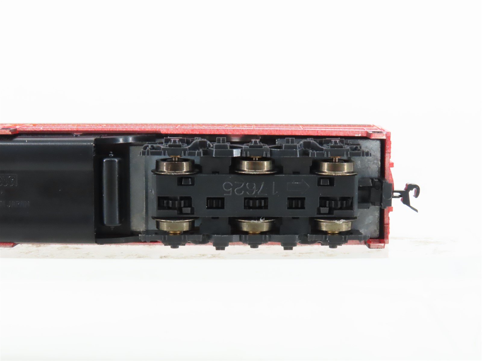 N Scale KATO 176-281 SP Southern Pacific Daylight E8/9A Diesel Locomotive #6047