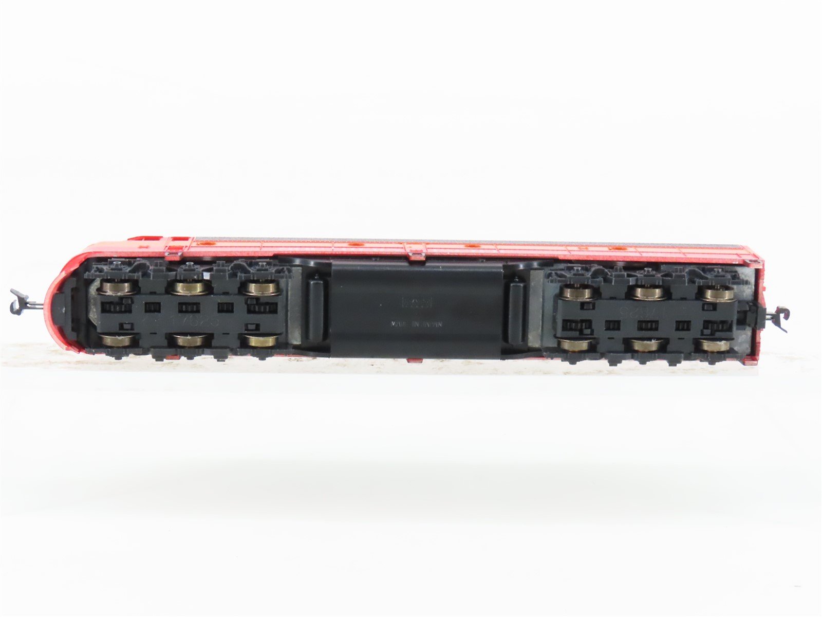 N Scale KATO 176-281 SP Southern Pacific Daylight E8/9A Diesel Locomotive #6047