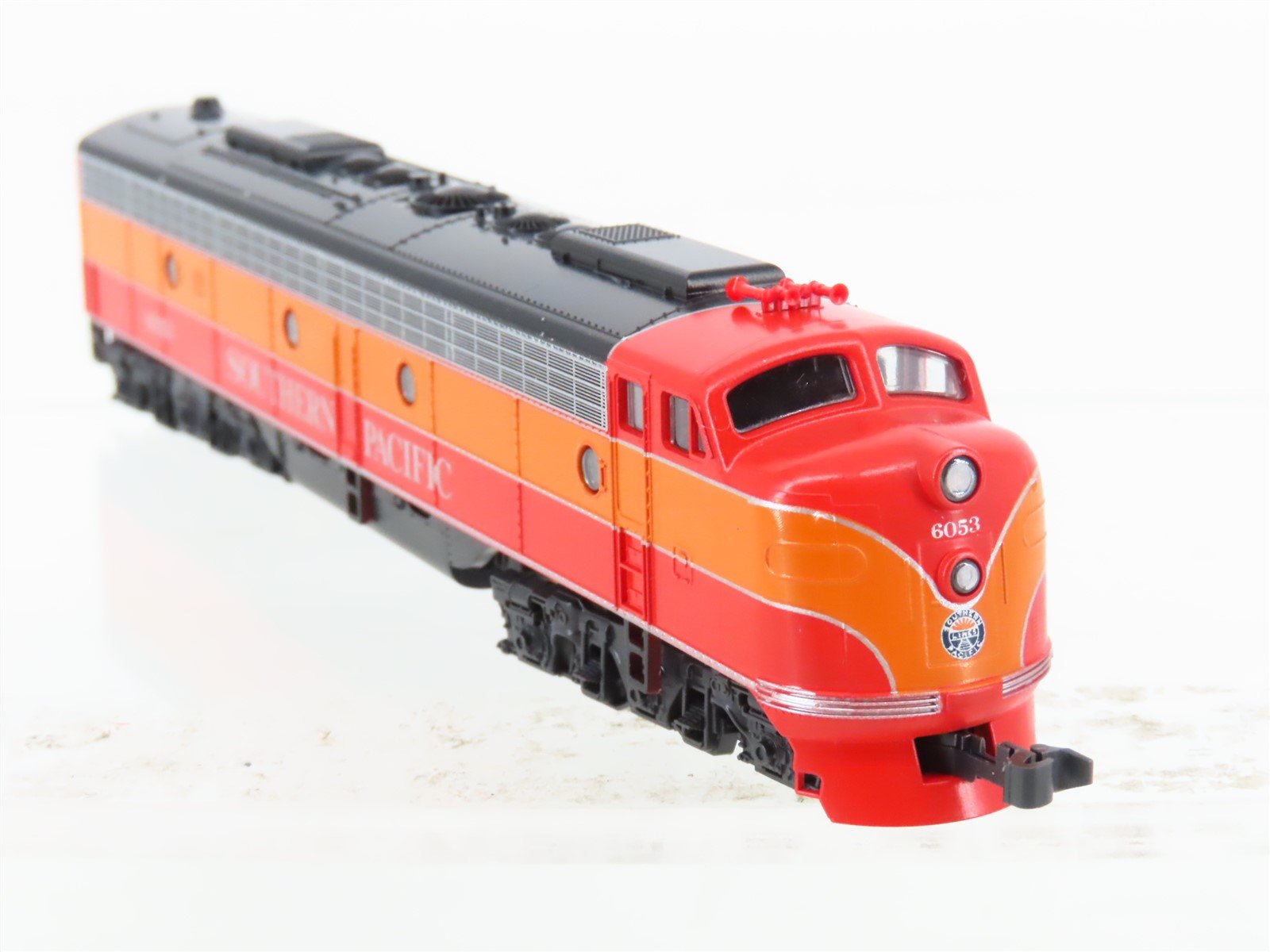 N Scale KATO 176-282 SP Southern Pacific Daylight E8/9A Diesel Locomotive #6053