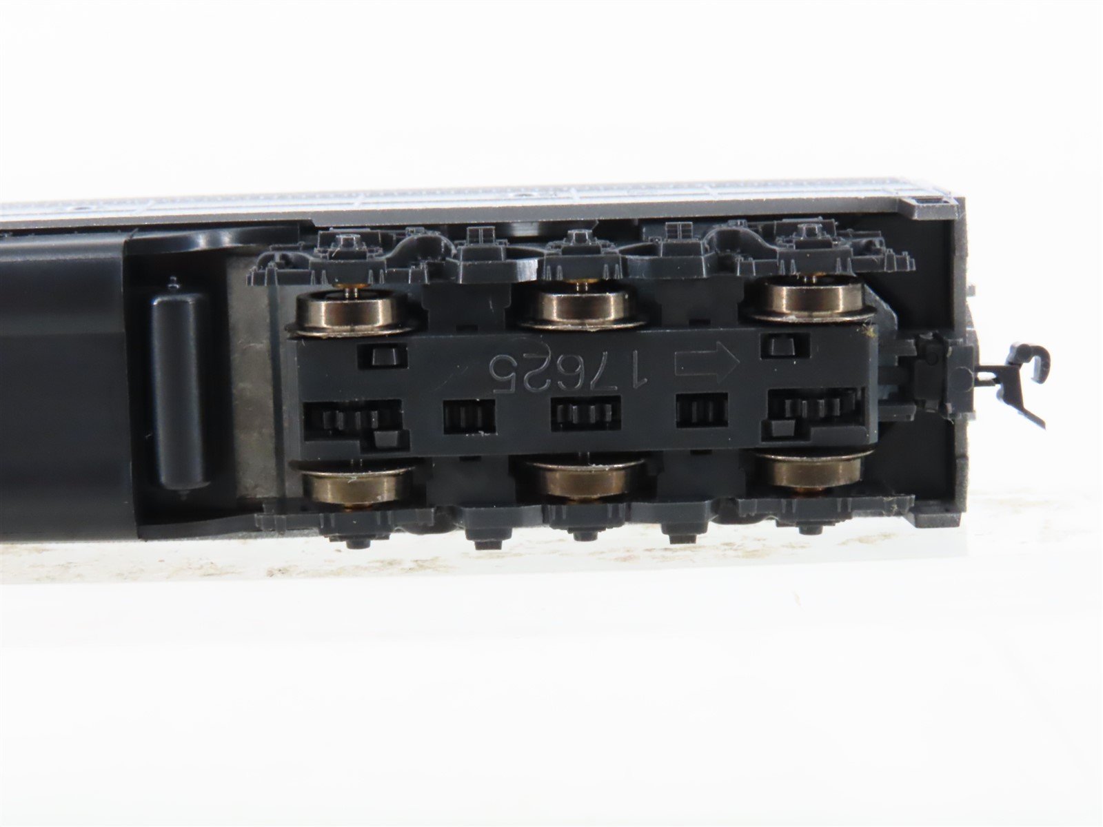 N Scale KATO 176-291 Amtrak E8/9B Diesel Locomotive #466B