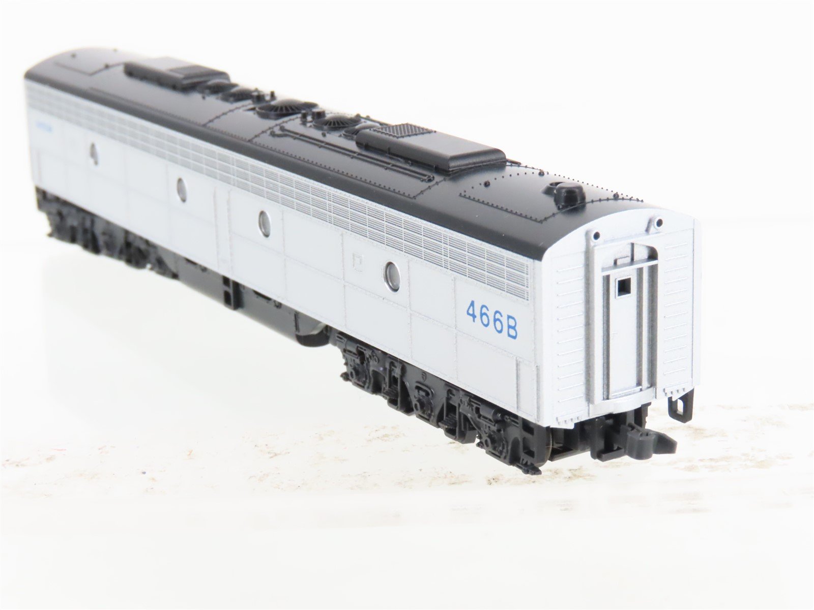 N Scale KATO 176-291 Amtrak E8/9B Diesel Locomotive #466B