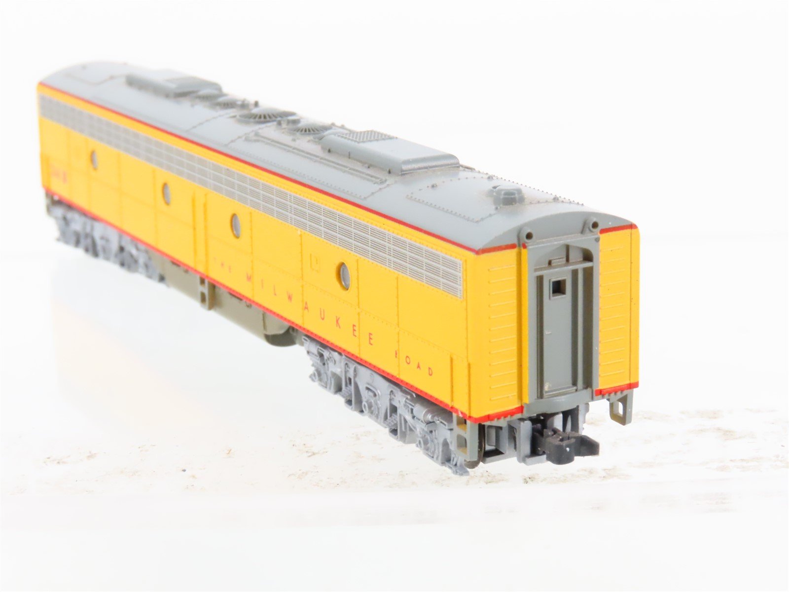 N Scale KATO 176-292 MILW Milwaukee Road E8/9B Diesel Locomotive #34B