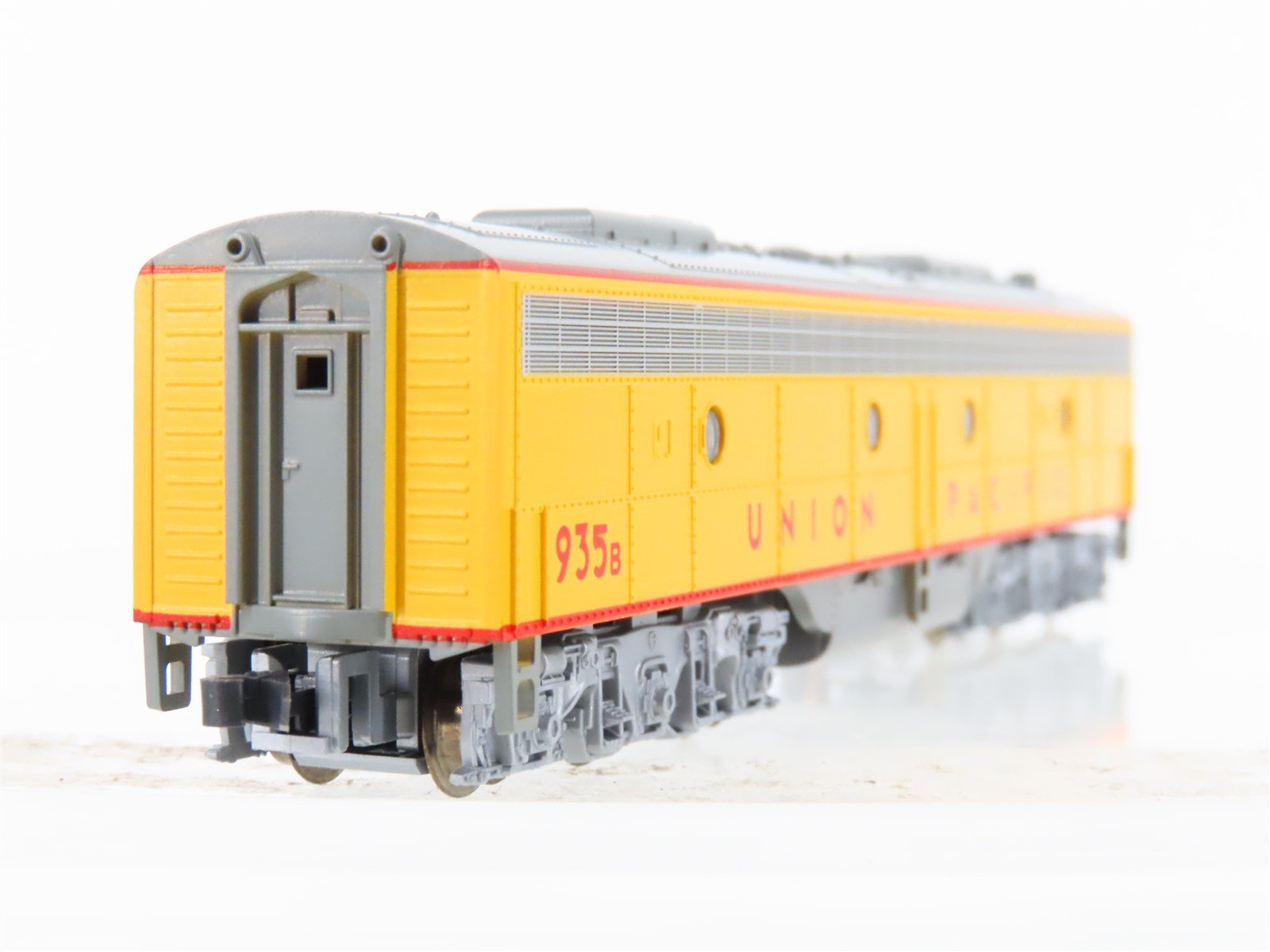 N Scale KATO 176-294 UP Union Pacific E8/9B Diesel Locomotive #935B
