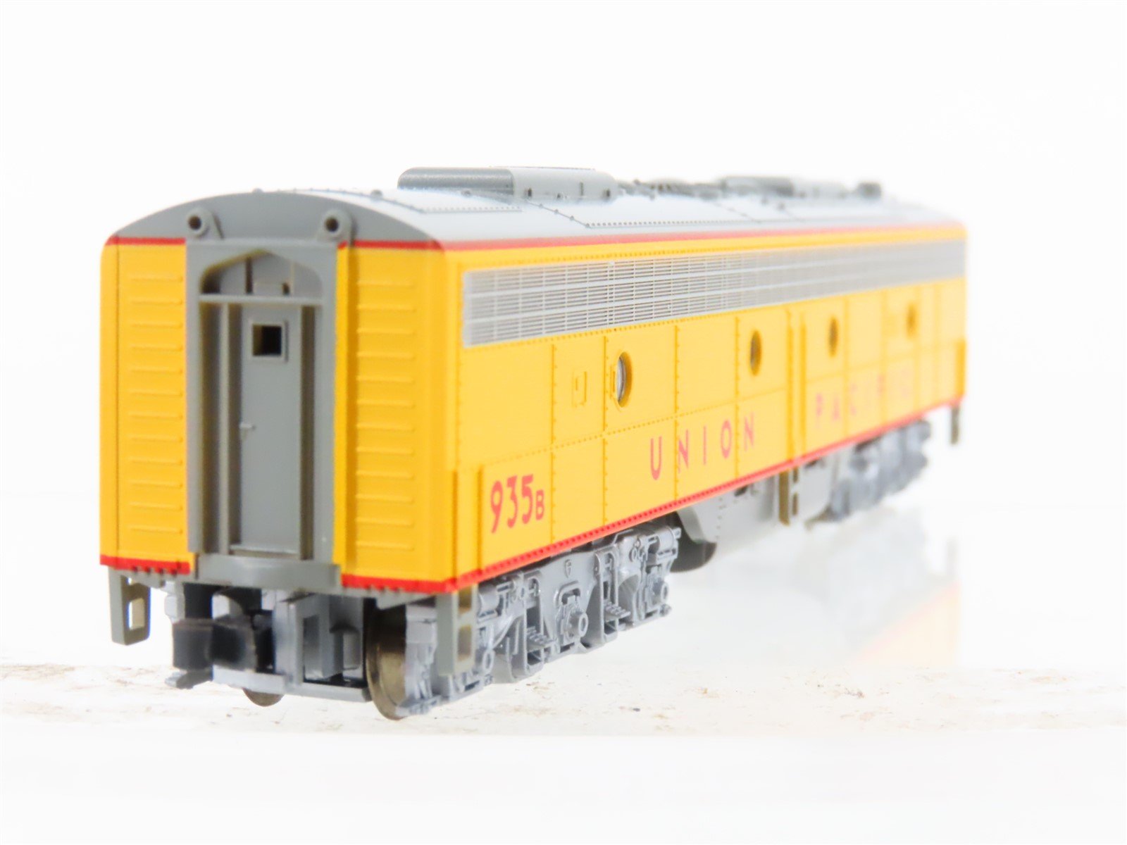 N Scale KATO 176-294 UP Union Pacific E8/9B Diesel Locomotive #935B