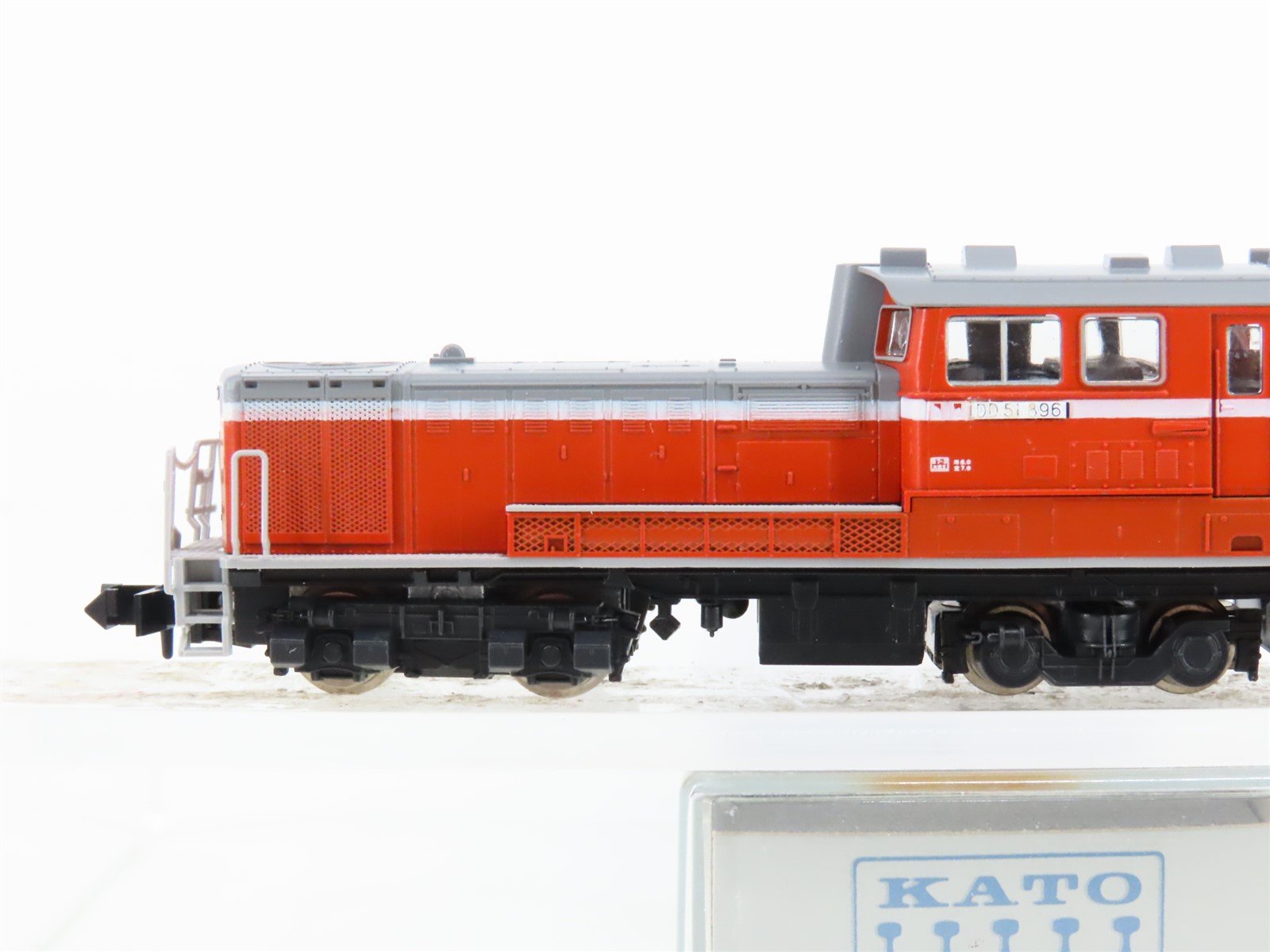 N Scale KATO 7002 Unlettered DD51 Diesel Locomotive #896