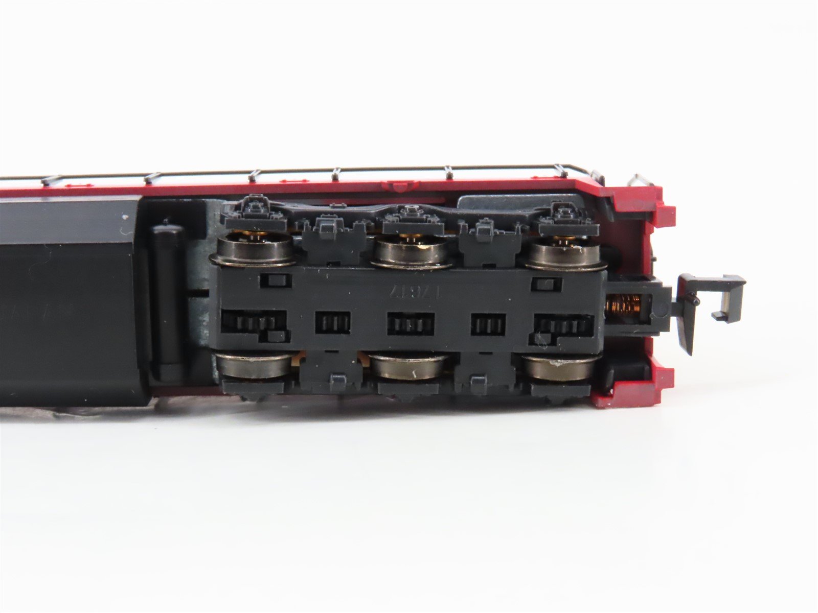 N Scale KATO 17617-7 RI Rock Island U30C Diesel Locomotive #4598
