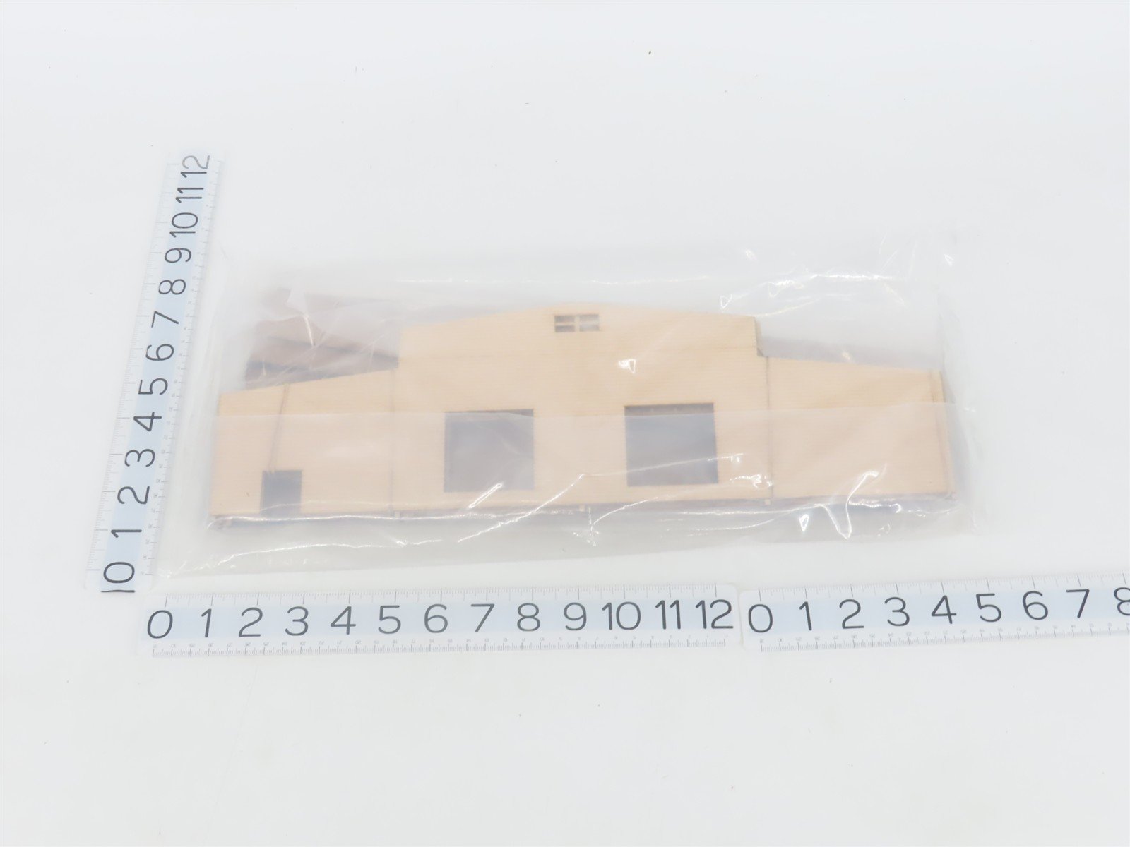 HO 1/87 Scale Scientific Models Laser Kit #88547 Four-Stall Keddie Roundhouse