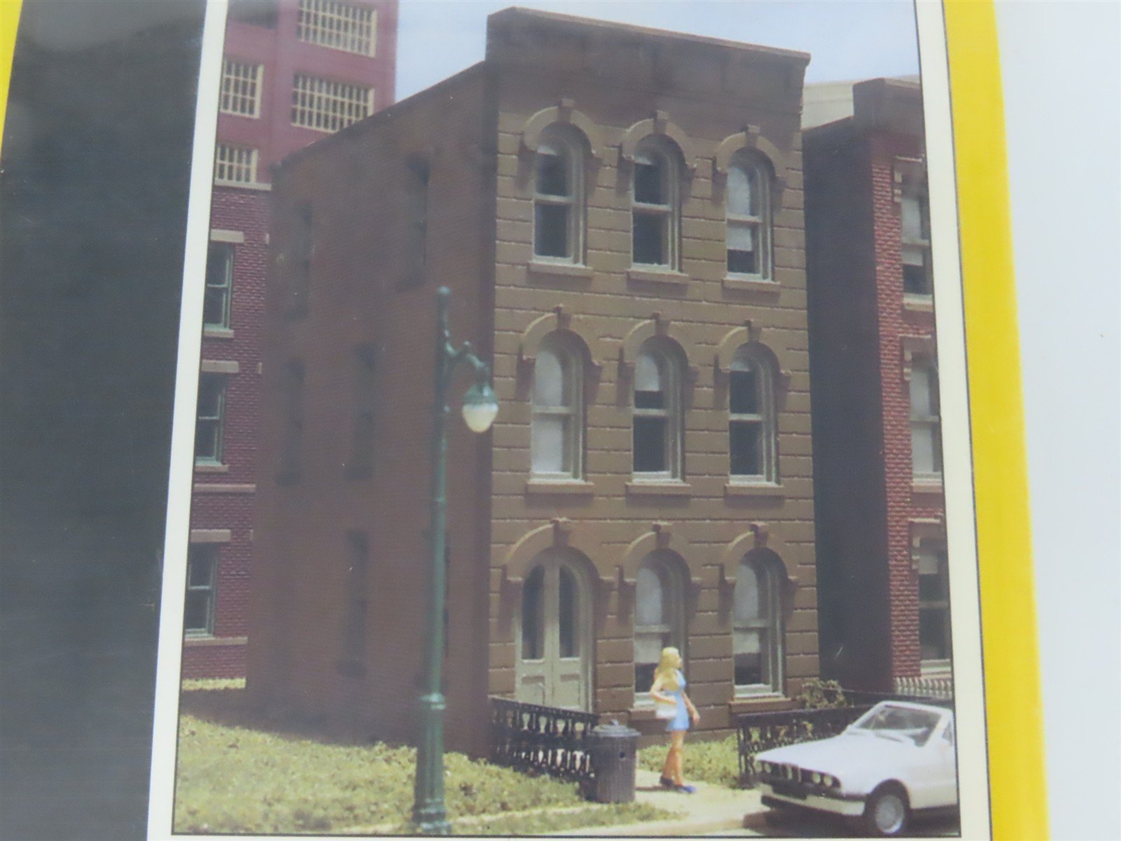 LOT of 5 HO 1/87 Scale DPM City Building Kits - Townhouse, Shops & More
