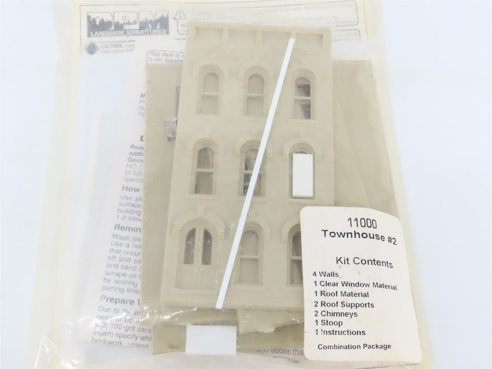 LOT of 5 HO 1/87 Scale DPM City Building Kits - Townhouse, Shops & More