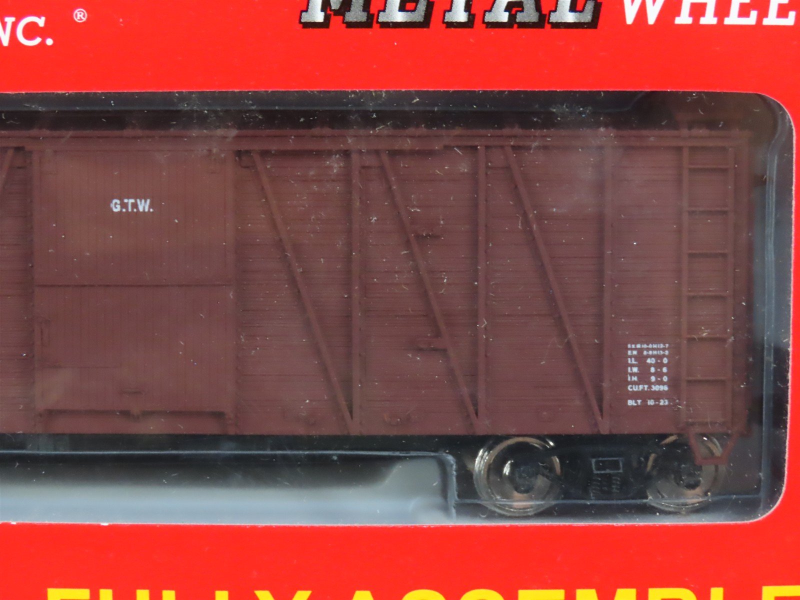 LOT of 2 HO Scale Accurail Accuready NYC/GTW 40' Wood Box Cars - Sealed