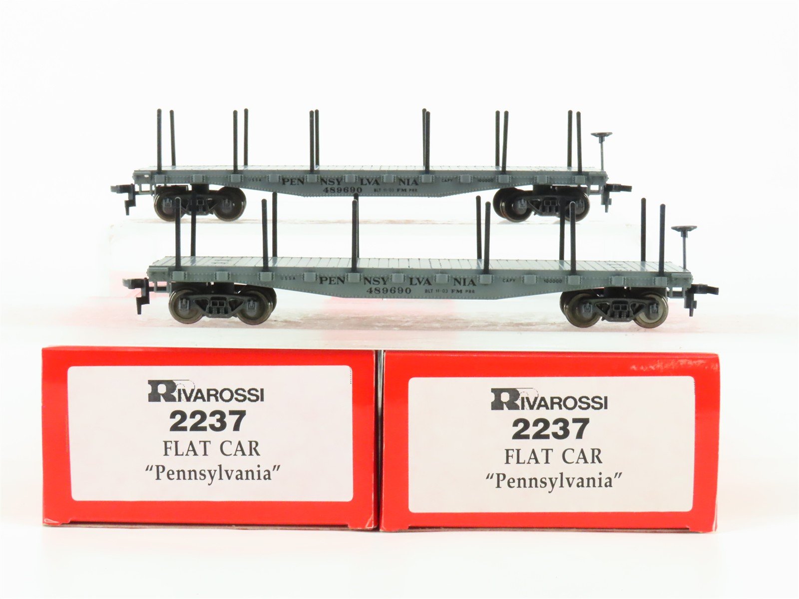 LOT of 2 HO Scale Rivarossi 2237 PRR Pennsylvania Railroad Flat Cars w/ Stakes