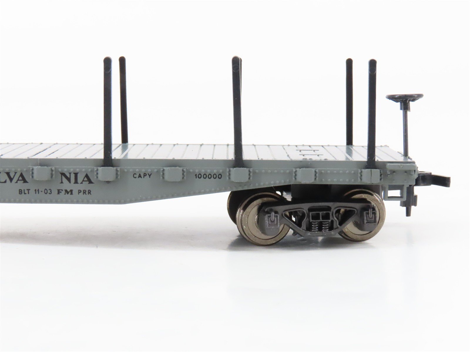 LOT of 2 HO Scale Rivarossi 2237 PRR Pennsylvania Railroad Flat Cars w/ Stakes