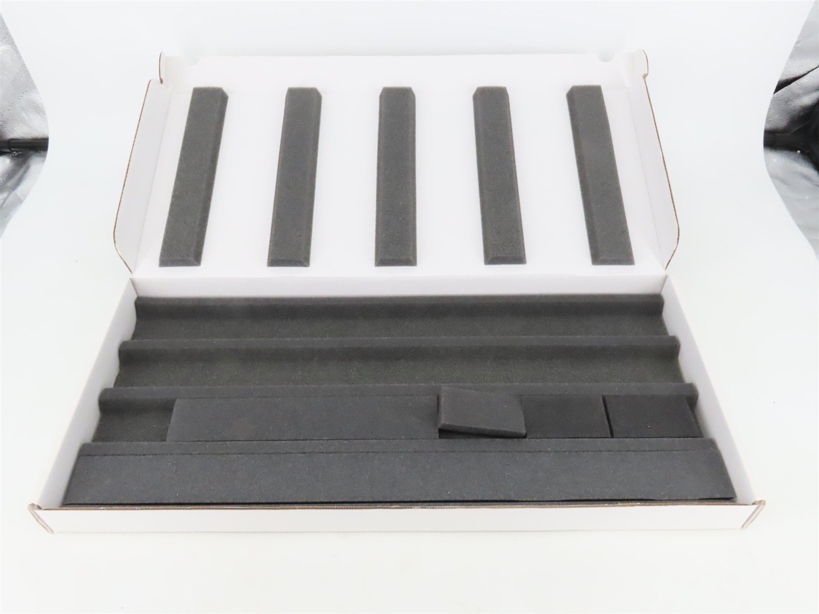HO Scale Axian Car Case 28
