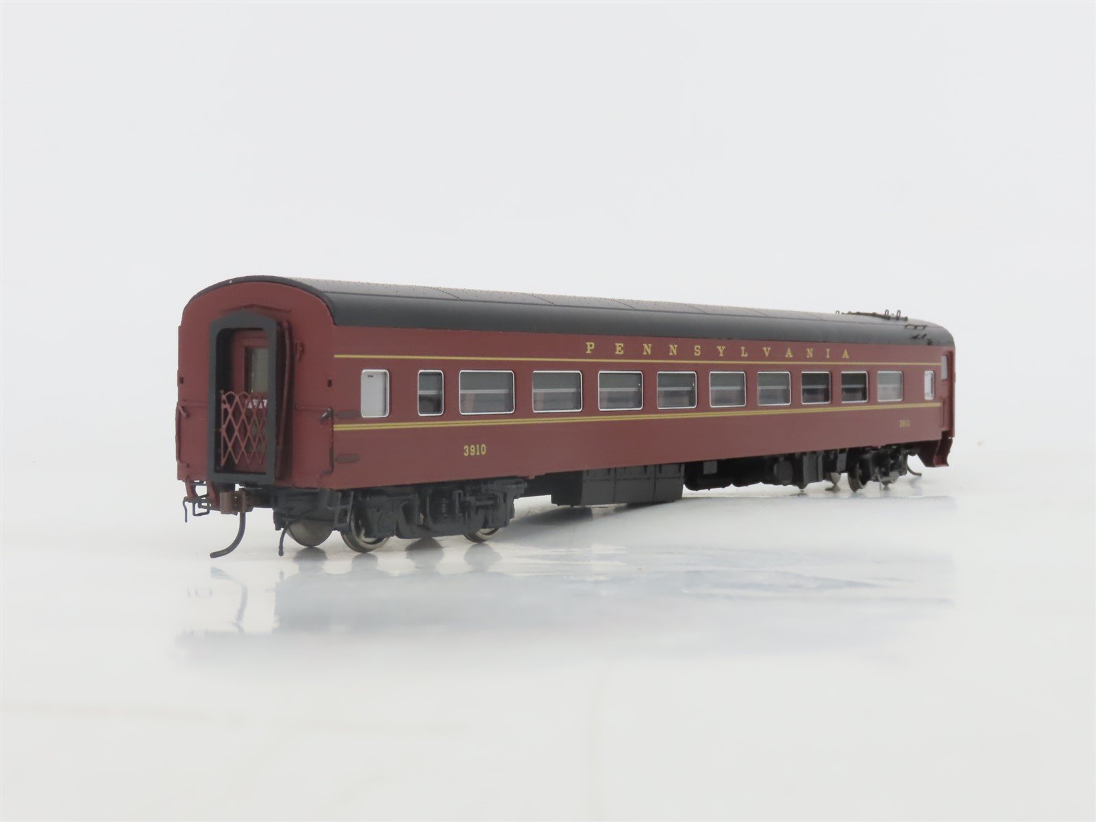 HO Scale Rapido 100231 PRR Pennsylvania Lightweight Coach Passenger Car #3910