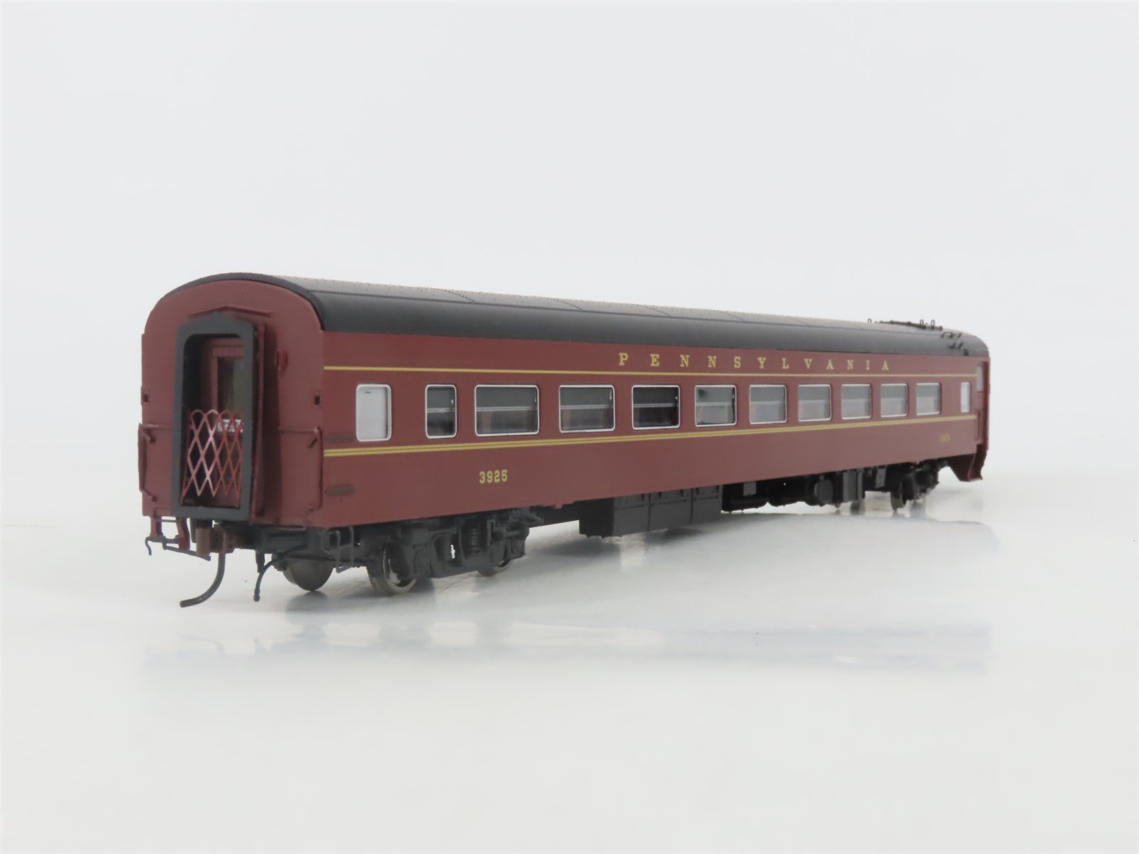 HO Scale Rapido 100234 PRR Pennsylvania Lightweight Coach Passenger Car #3925