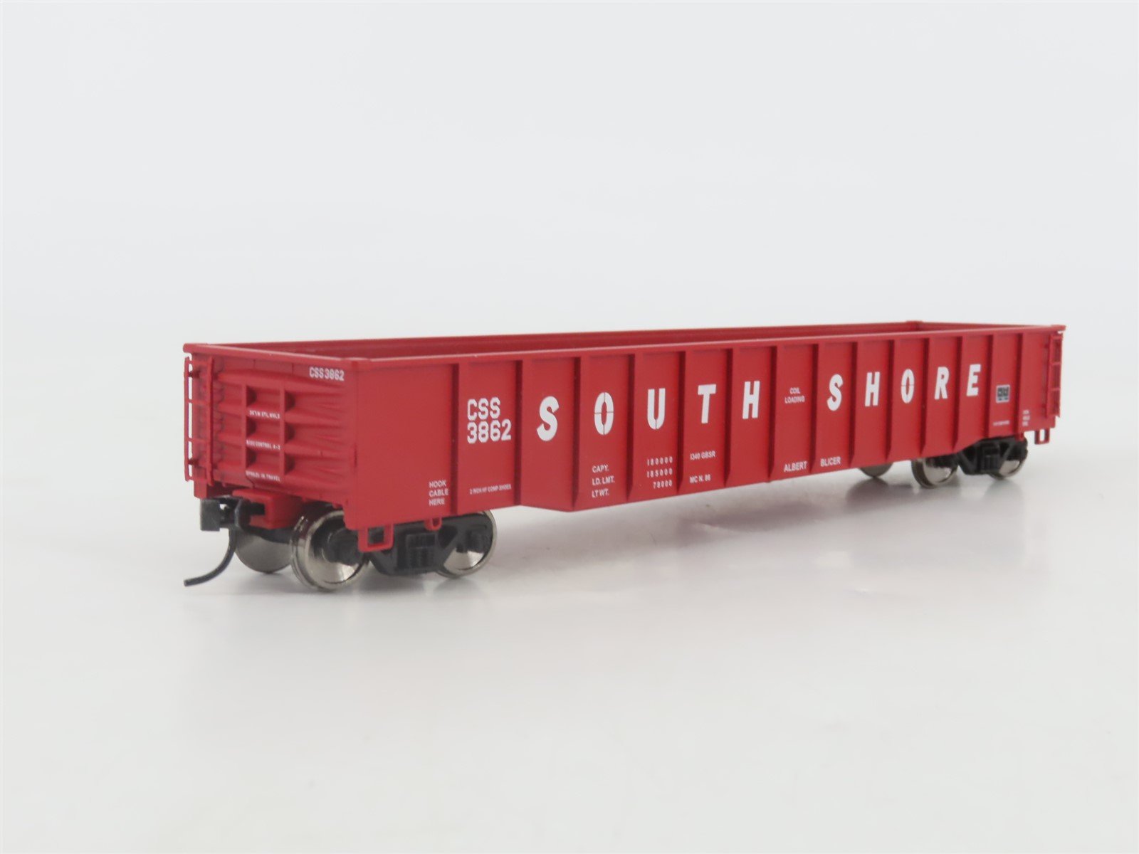 HO Scale Walthers Gold CSS South Shore 52' Thrall Gondola #3862 w/ Scrap Load