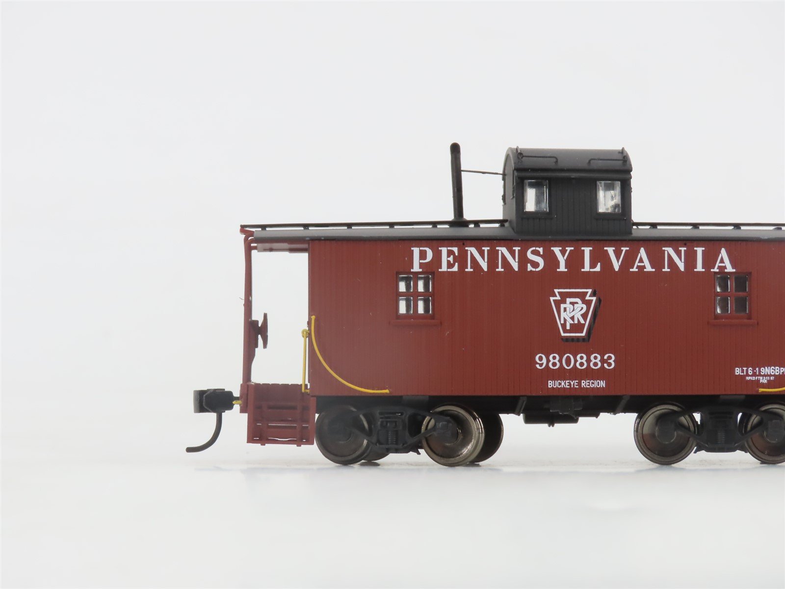 HO Walthers Platinum 932-7653 PRR Pennsylvania N6B Center Cupola Caboose #980883
