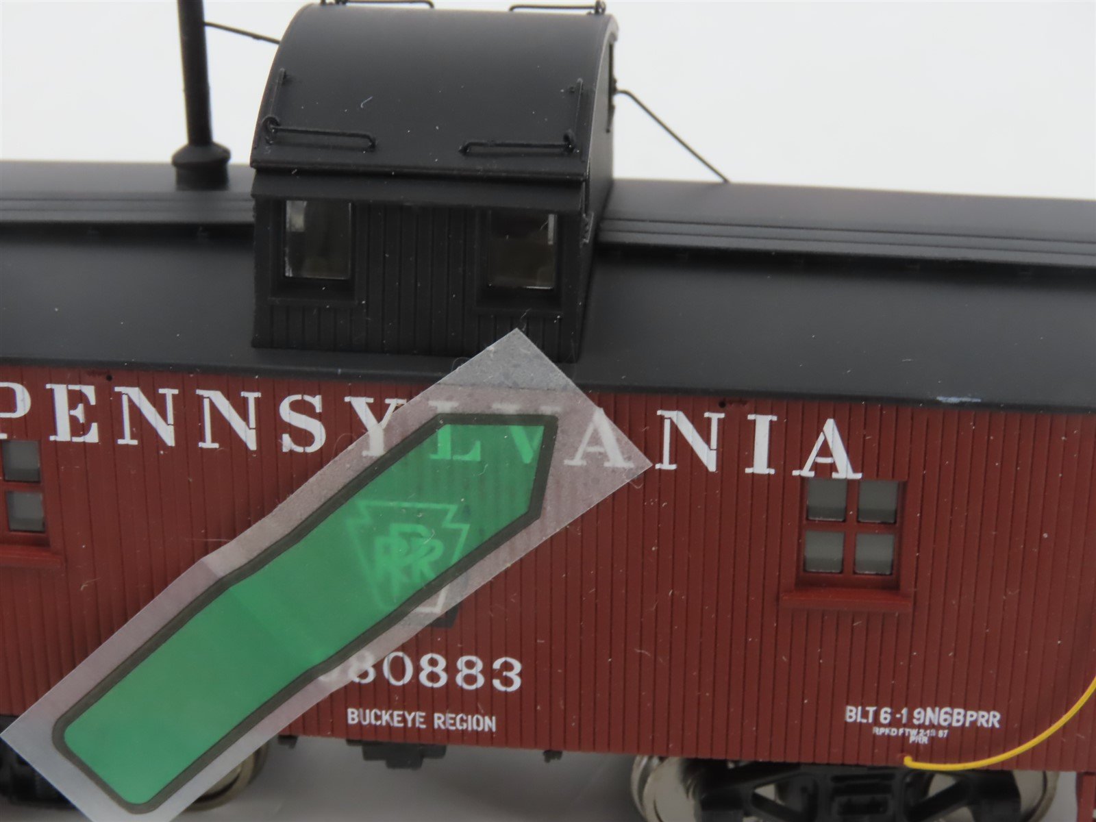 HO Walthers Platinum 932-7653 PRR Pennsylvania N6B Center Cupola Caboose #980883