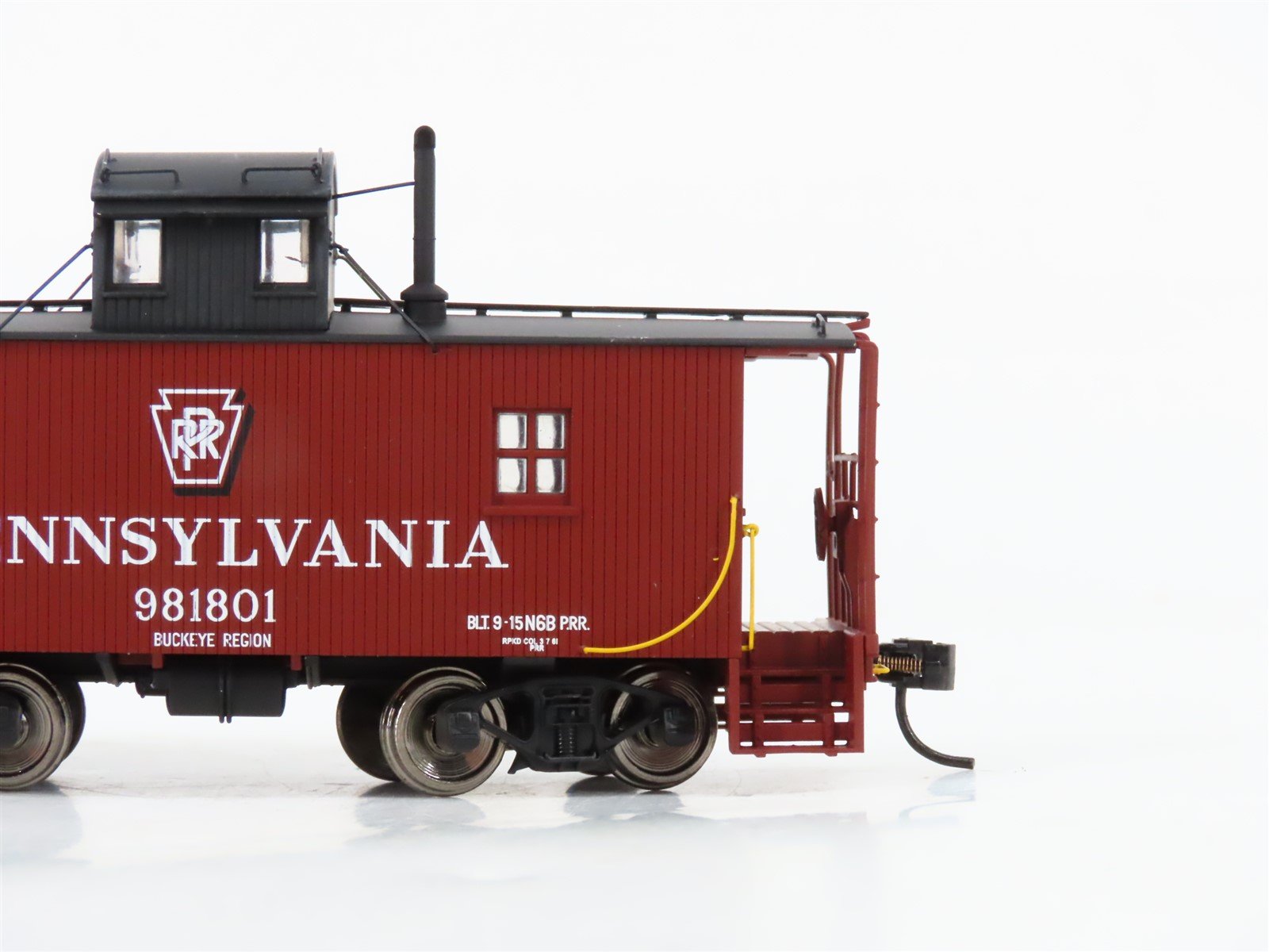 HO Walthers Platinum 932-7652 PRR Pennsylvania N6B Center Cupola Caboose #981801