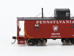 HO Walthers Platinum 932-7643 PRR Pennsylvania N6B Offset Cupola Caboose #981793