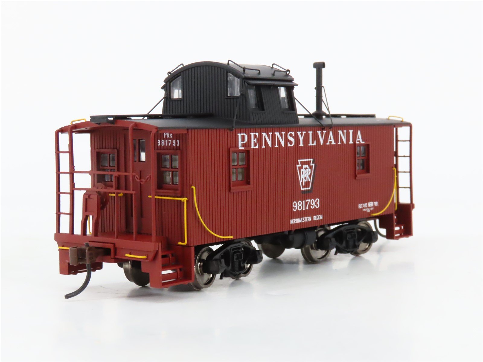 HO Walthers Platinum 932-7643 PRR Pennsylvania N6B Offset Cupola Caboose #981793