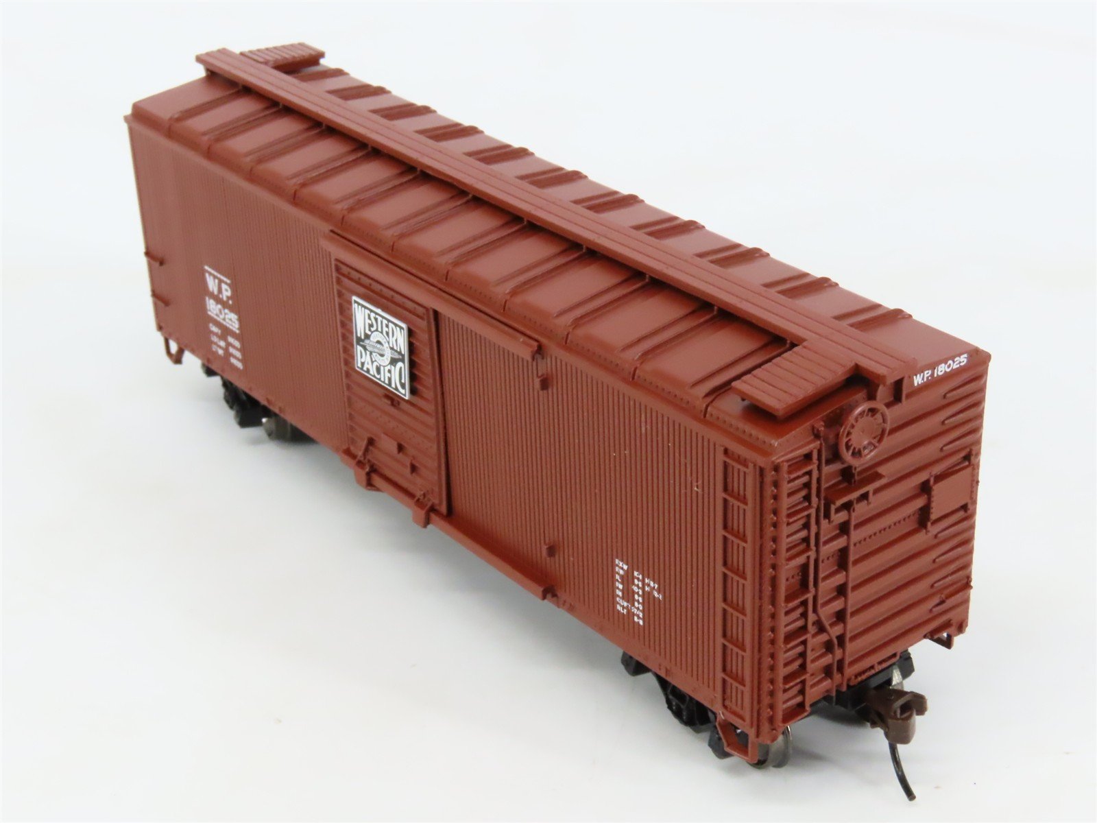 HO Roundhouse 84671 WP Western Pacific 40' Double-Sheathed Wood Box Car #18025