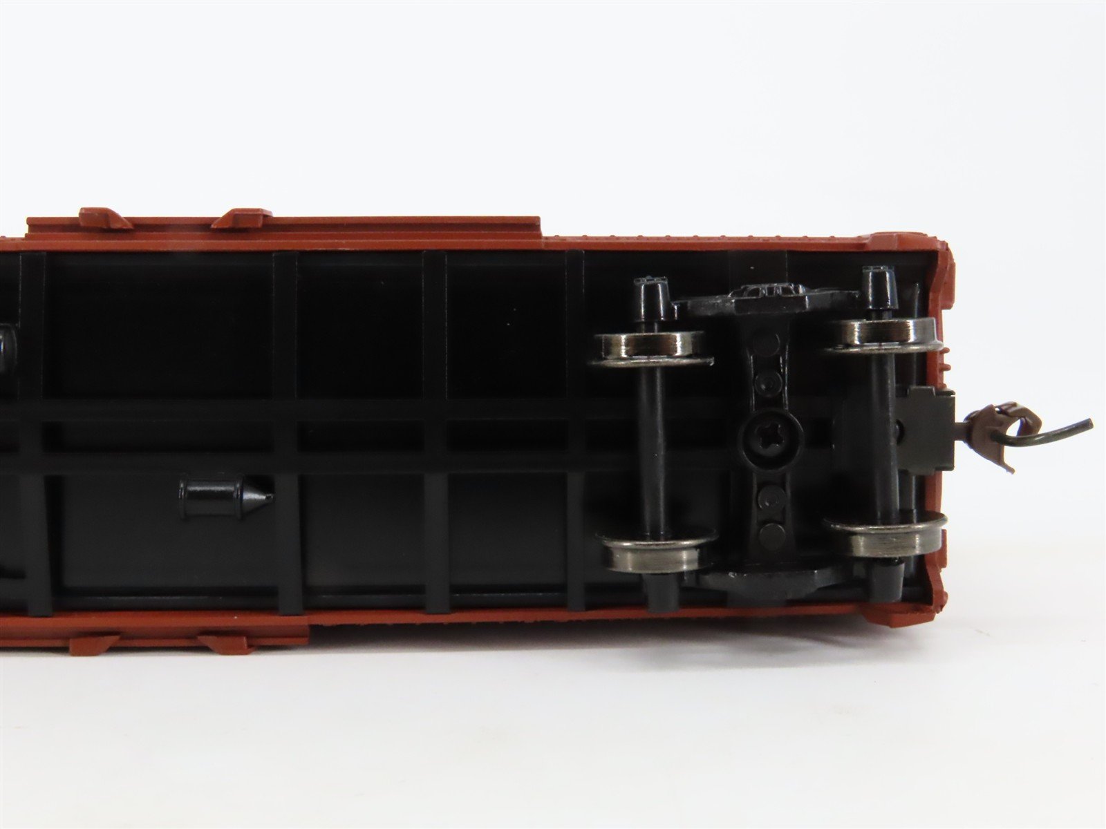 HO Roundhouse 84671 WP Western Pacific 40' Double-Sheathed Wood Box Car #18025
