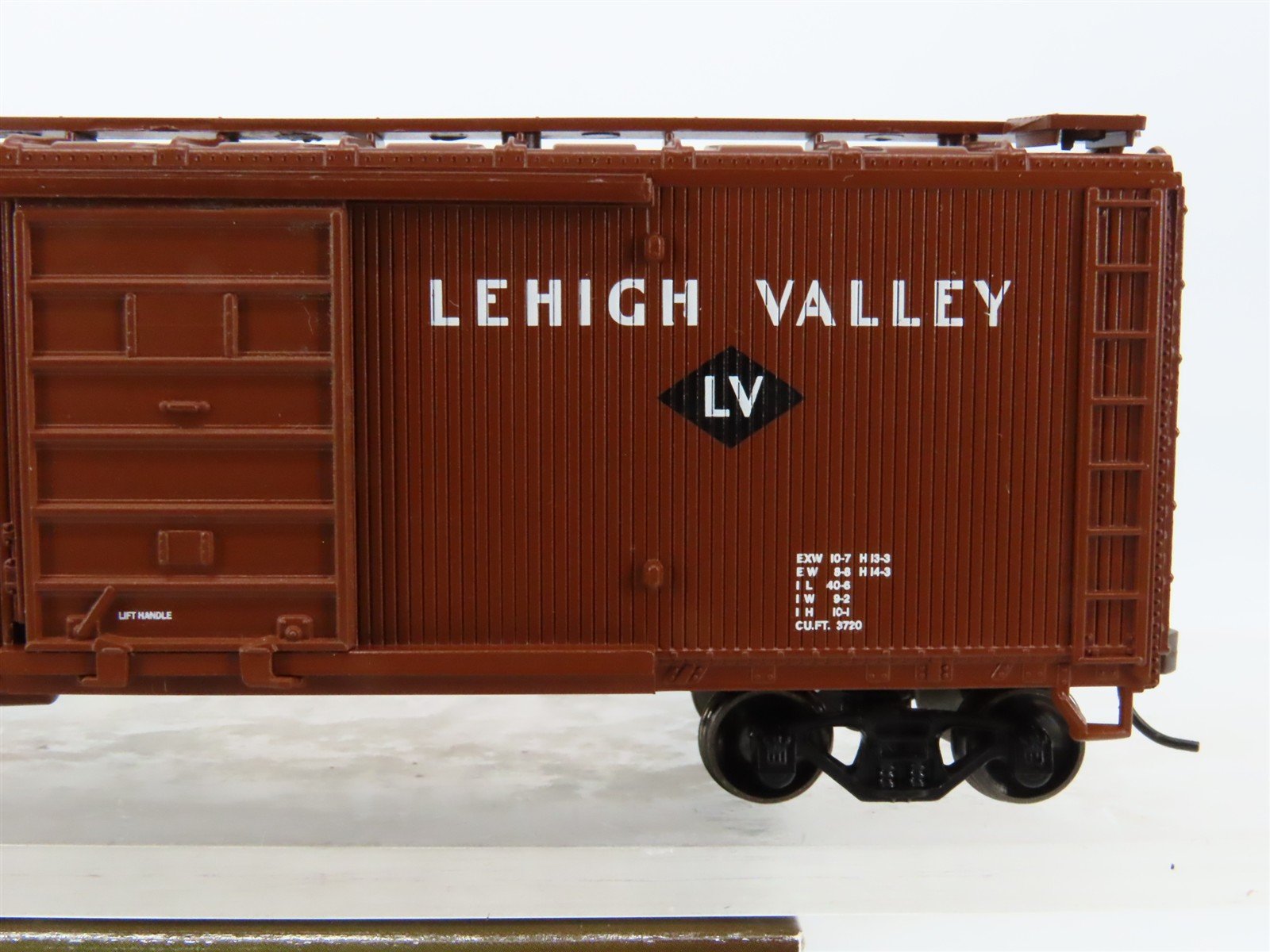 HO Roundhouse 8466 LV Lehigh Valley 40' Double-Sheathed Wood Box Car #76303
