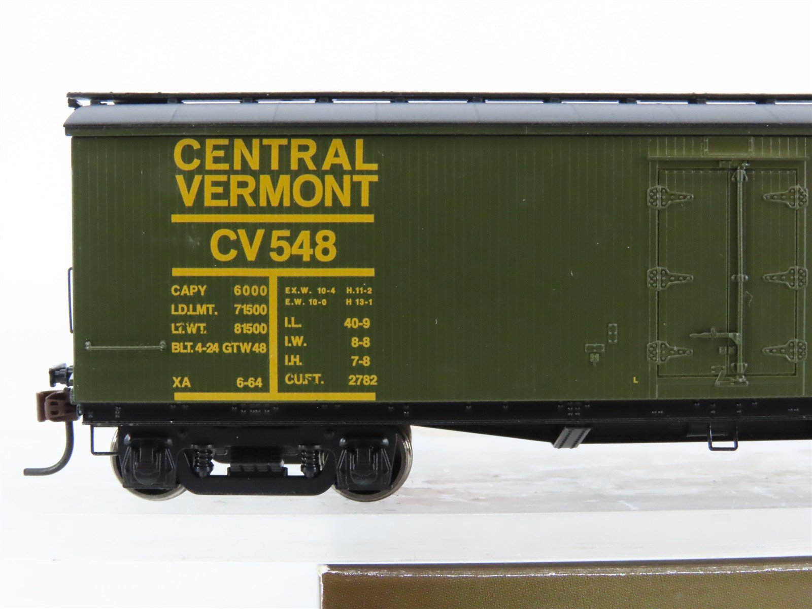 HO Scale Roundhouse 84646 CV Central Vermont 40' Glass-Lined Wood Milk Car #548