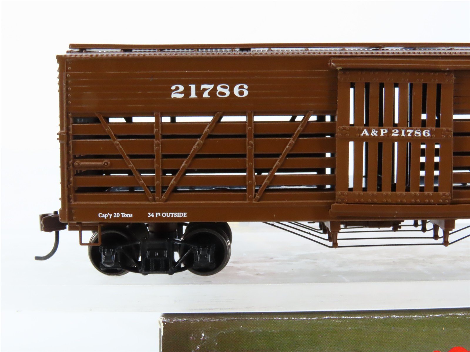 HO Scale Roundhouse 84226 A&P Atlantic & Pacific 36' Stock Car #21786